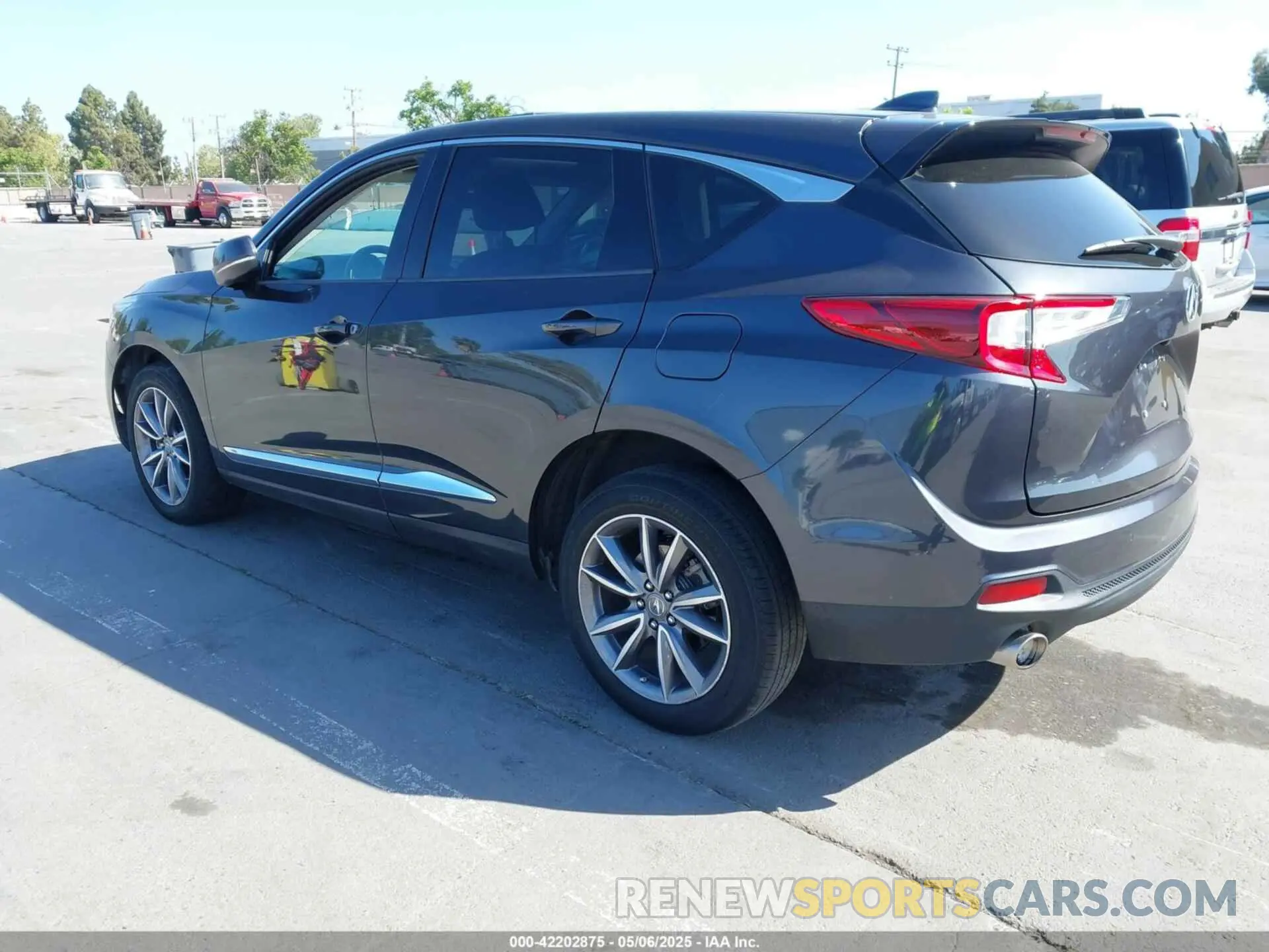 3 Photograph of a damaged car 5J8TC2H59LL018646 ACURA RDX 2020