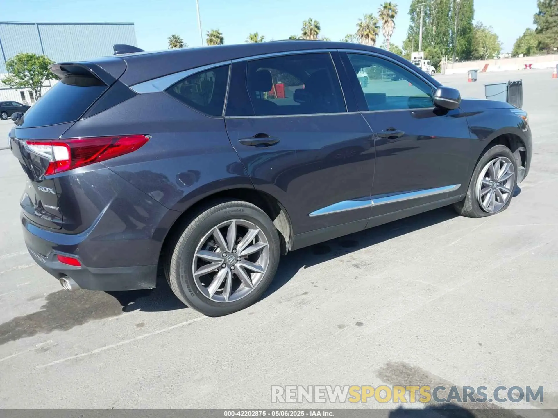 4 Photograph of a damaged car 5J8TC2H59LL018646 ACURA RDX 2020