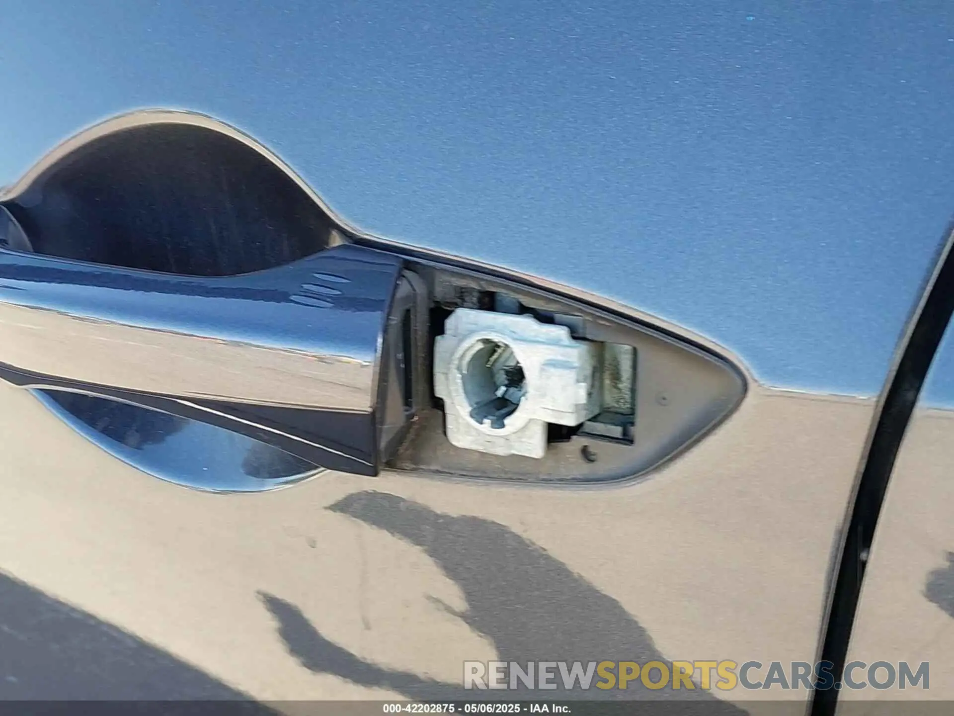 6 Photograph of a damaged car 5J8TC2H59LL018646 ACURA RDX 2020