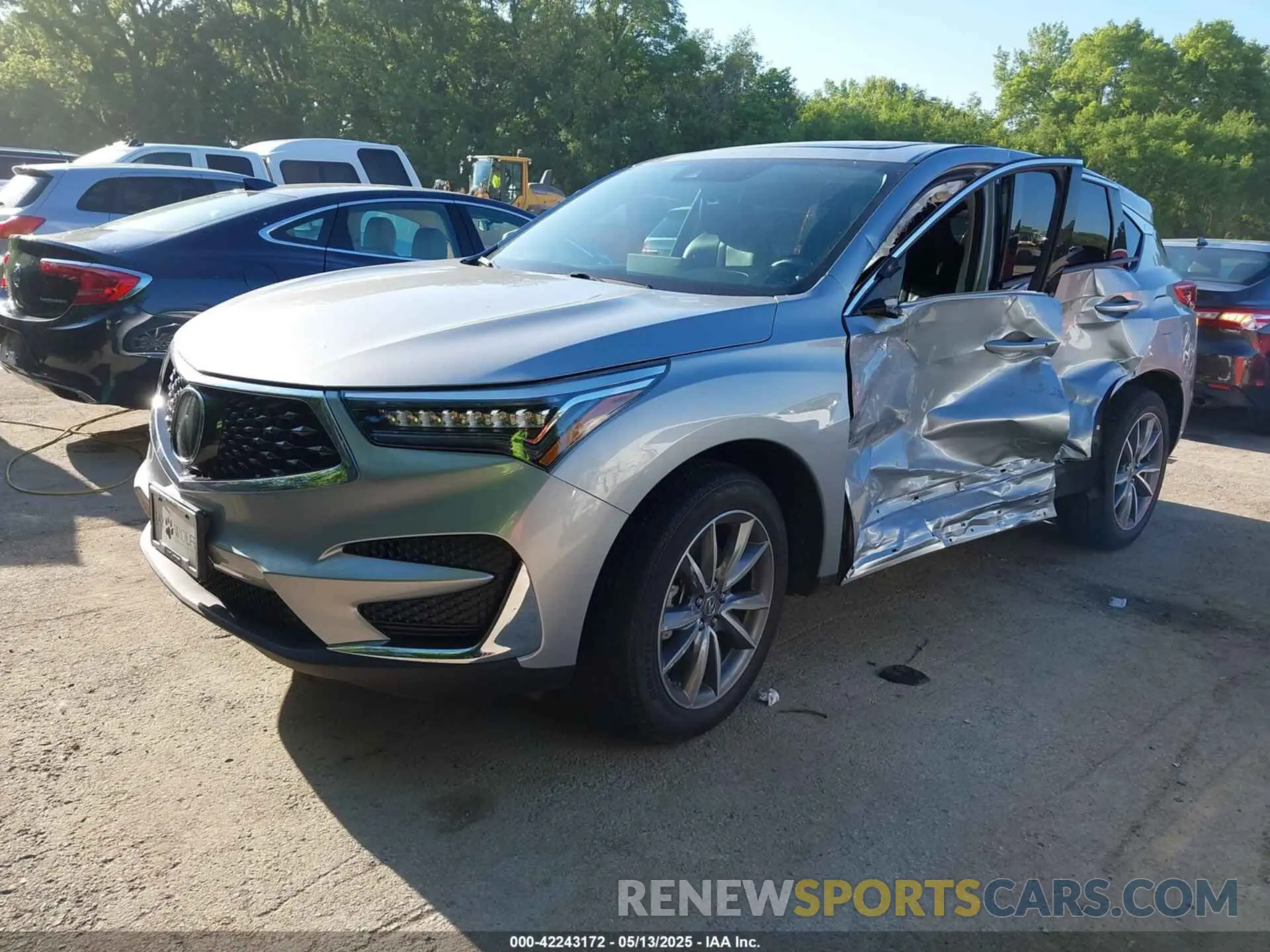 2 Photograph of a damaged car 5J8TC2H5XLL017439 ACURA RDX 2020