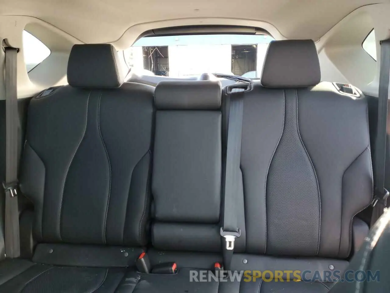 10 Photograph of a damaged car 5J8TC2H5XLL021863 ACURA RDX 2020