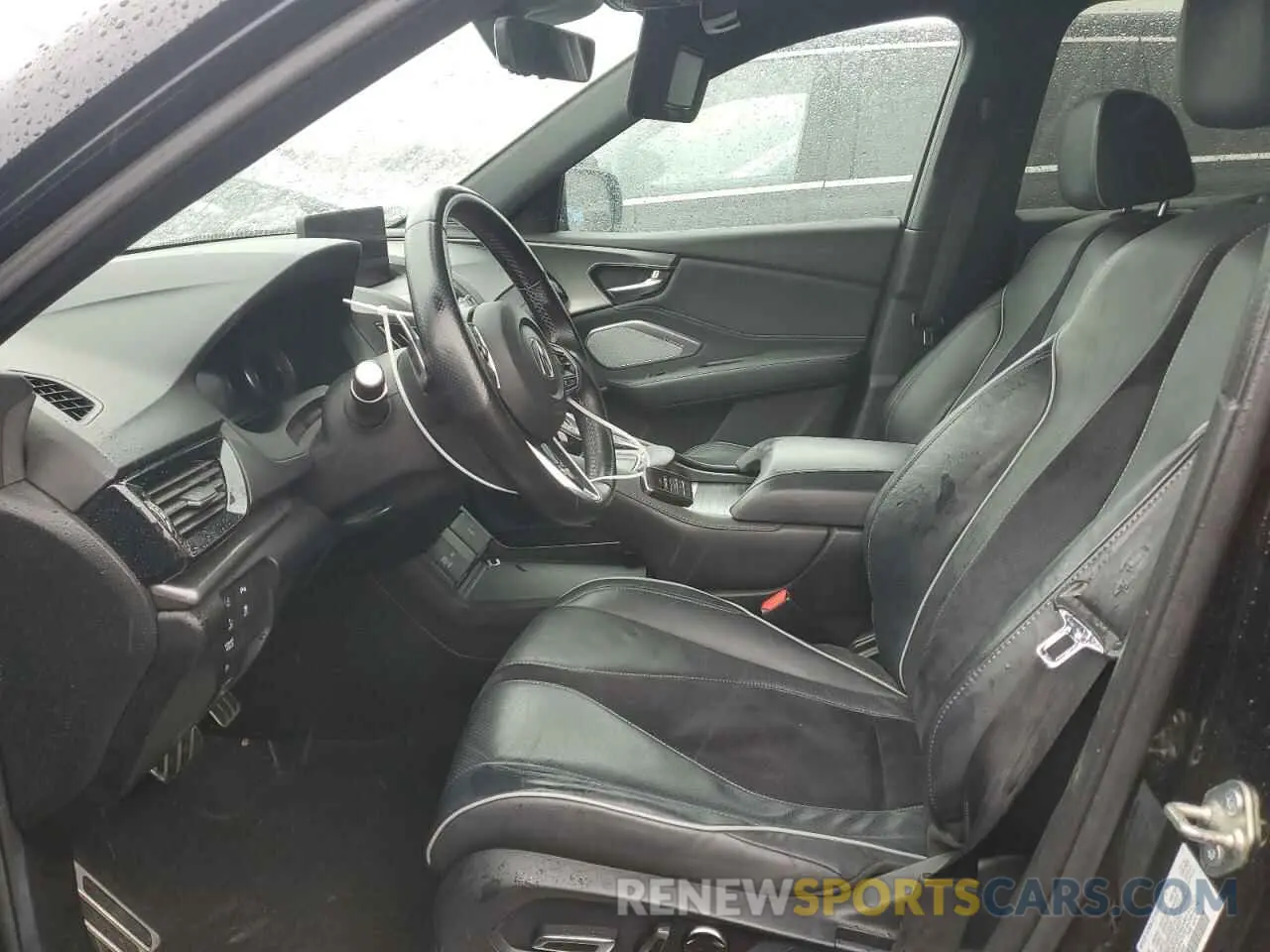7 Photograph of a damaged car 5J8TC2H61LL018469 ACURA RDX 2020