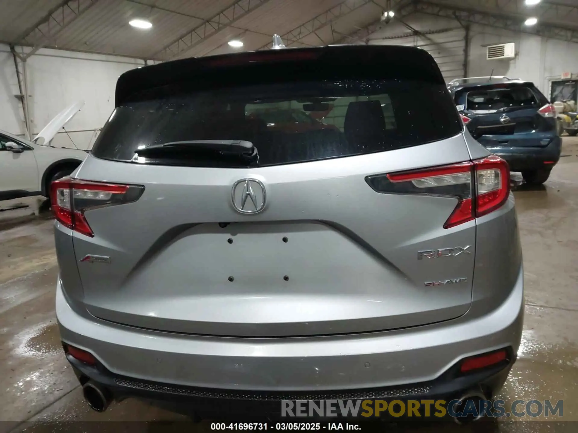 17 Photograph of a damaged car 5J8TC2H63LL022801 ACURA RDX 2020