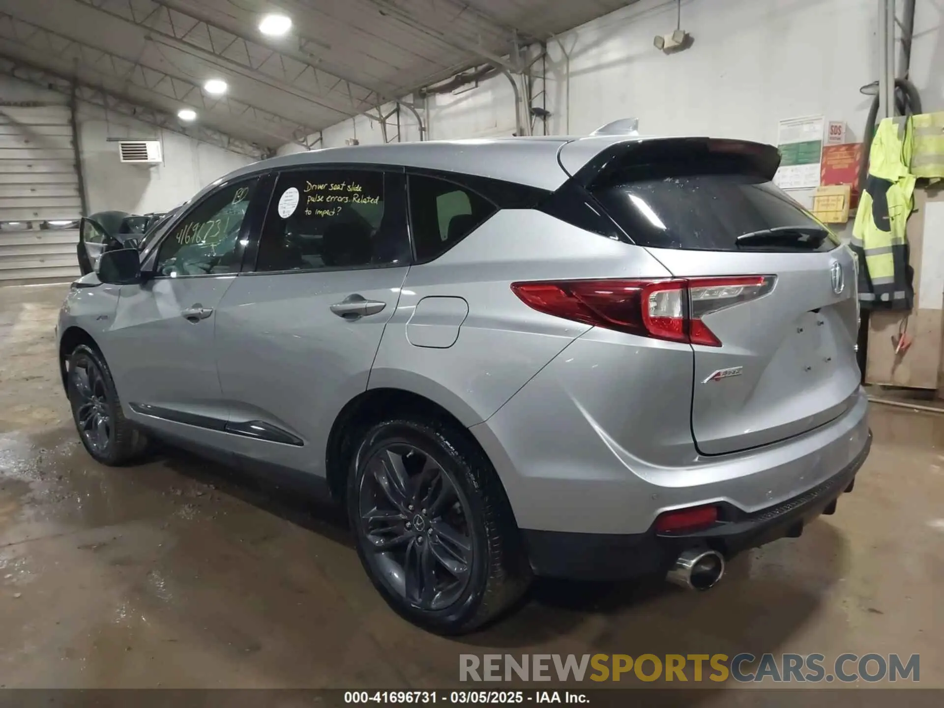 3 Photograph of a damaged car 5J8TC2H63LL022801 ACURA RDX 2020