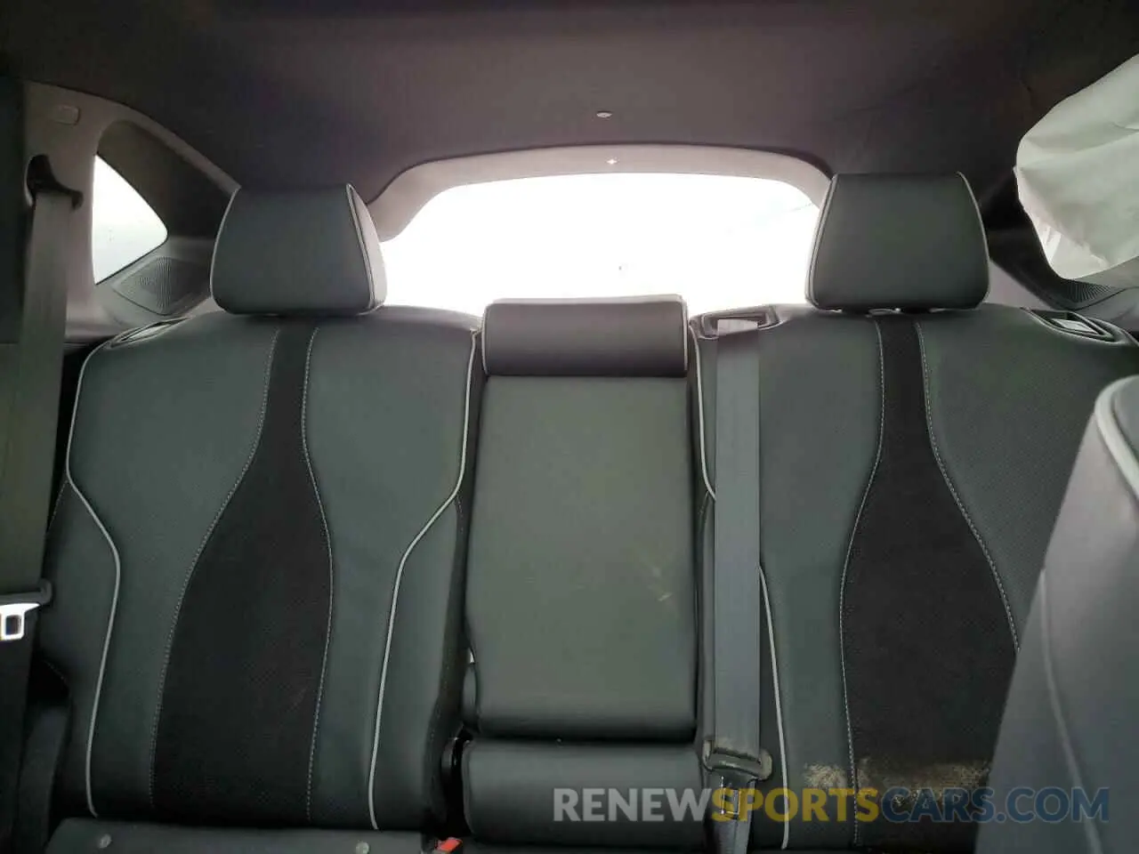10 Photograph of a damaged car 5J8TC2H64LL809420 ACURA RDX 2020