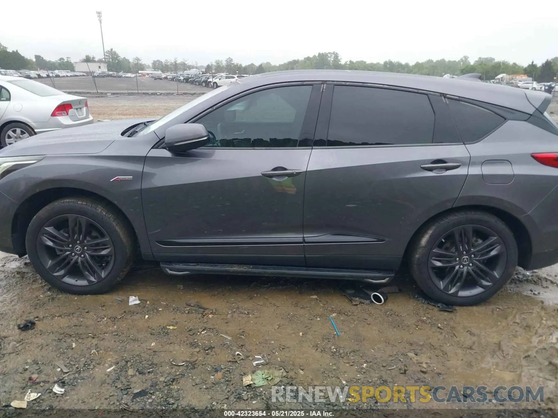 14 Photograph of a damaged car 5J8TC2H65LL035338 ACURA RDX 2020