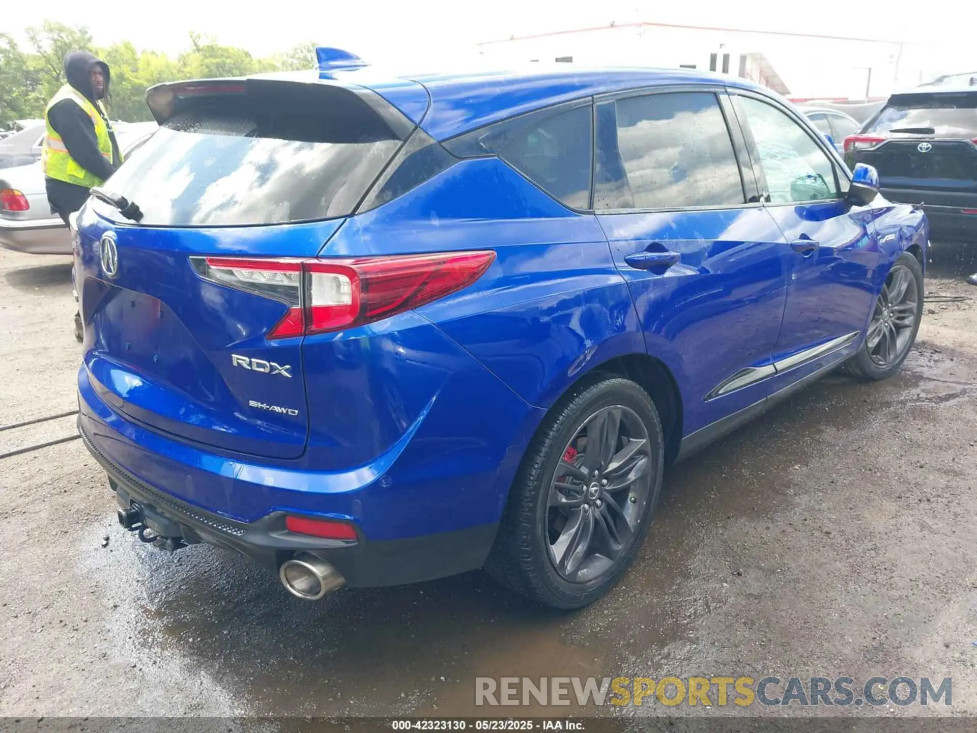 4 Photograph of a damaged car 5J8TC2H68LL037763 ACURA RDX 2020