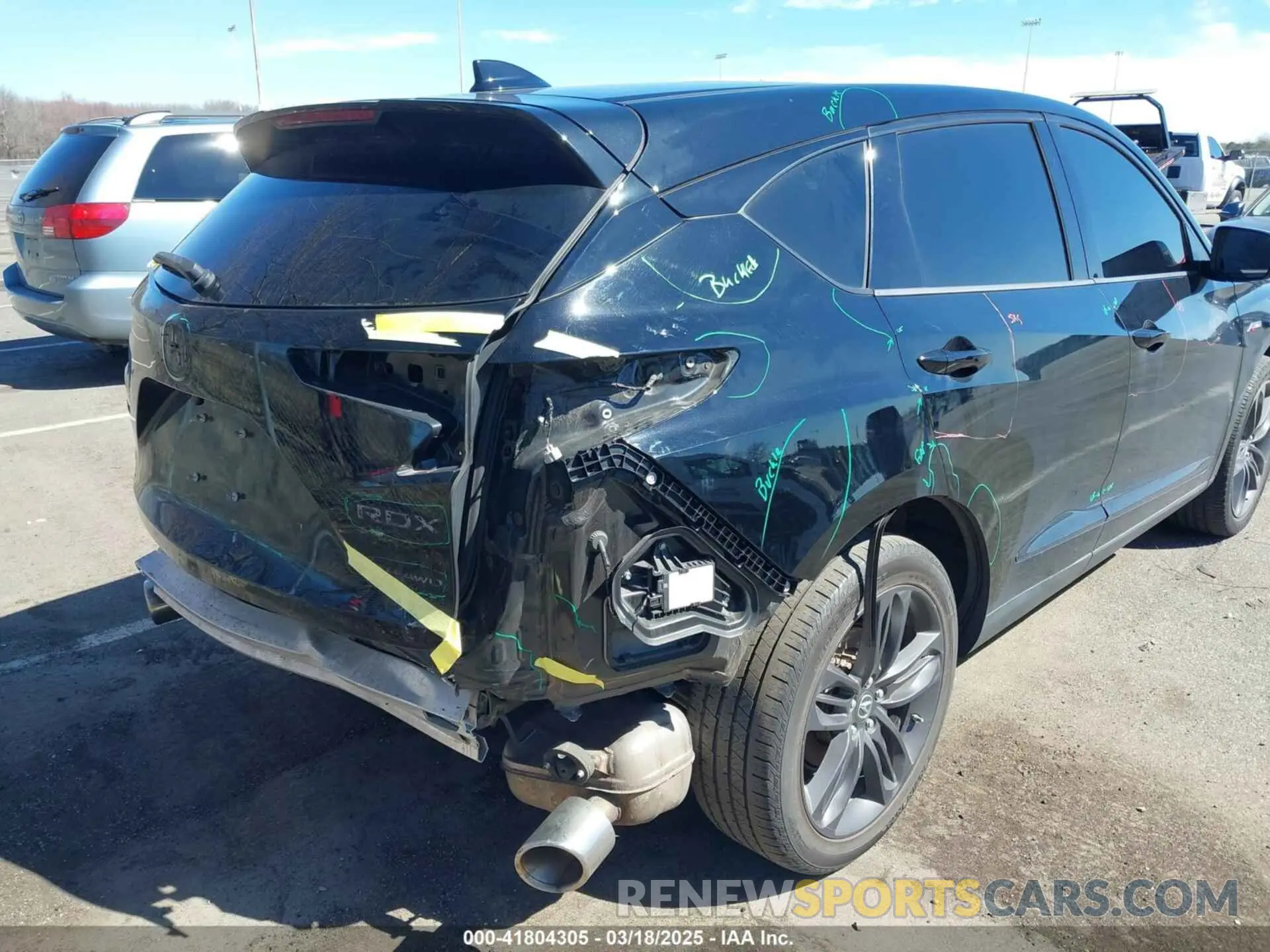 17 Photograph of a damaged car 5J8TC2H6XLL036114 ACURA RDX 2020