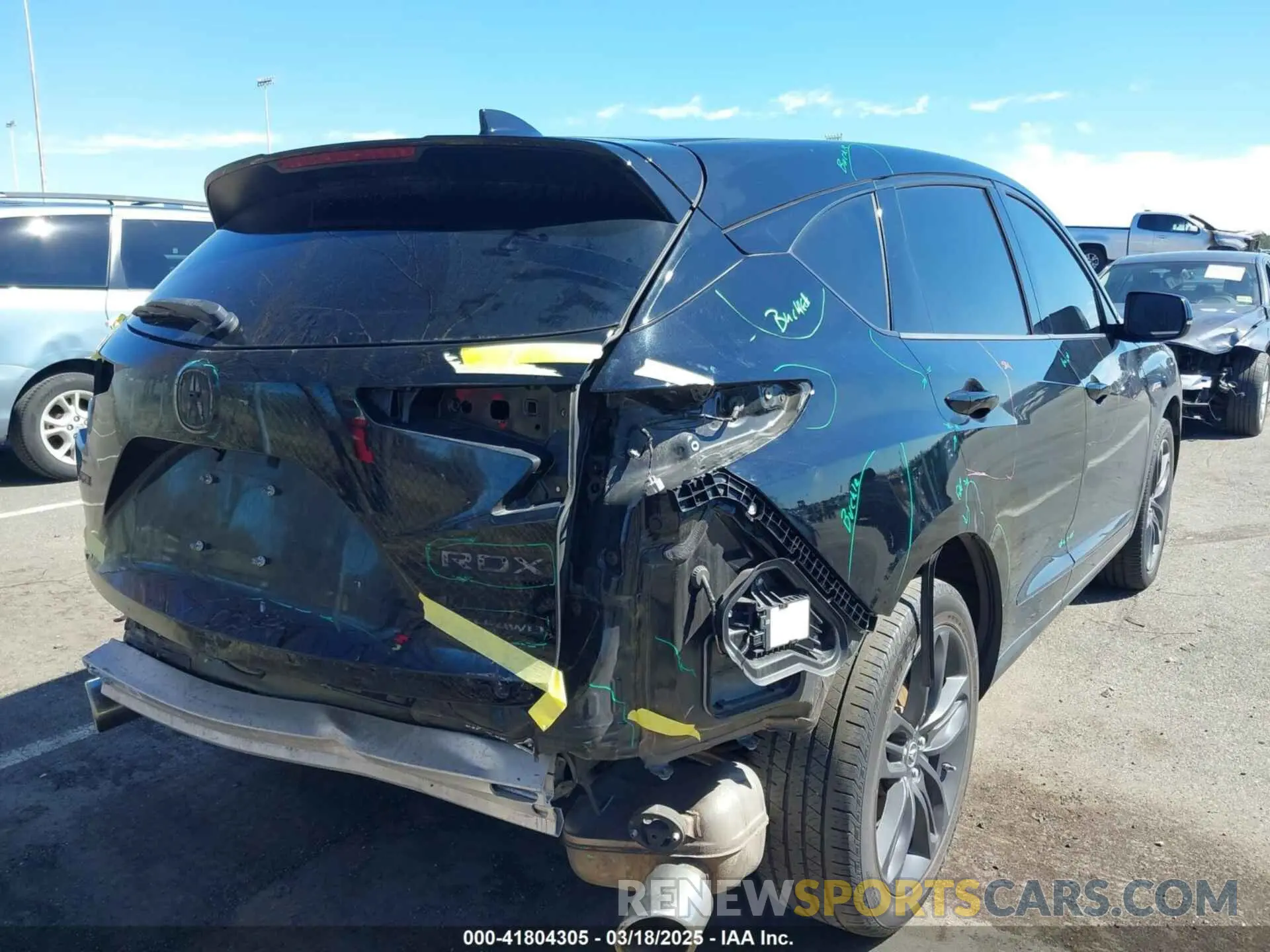 4 Photograph of a damaged car 5J8TC2H6XLL036114 ACURA RDX 2020