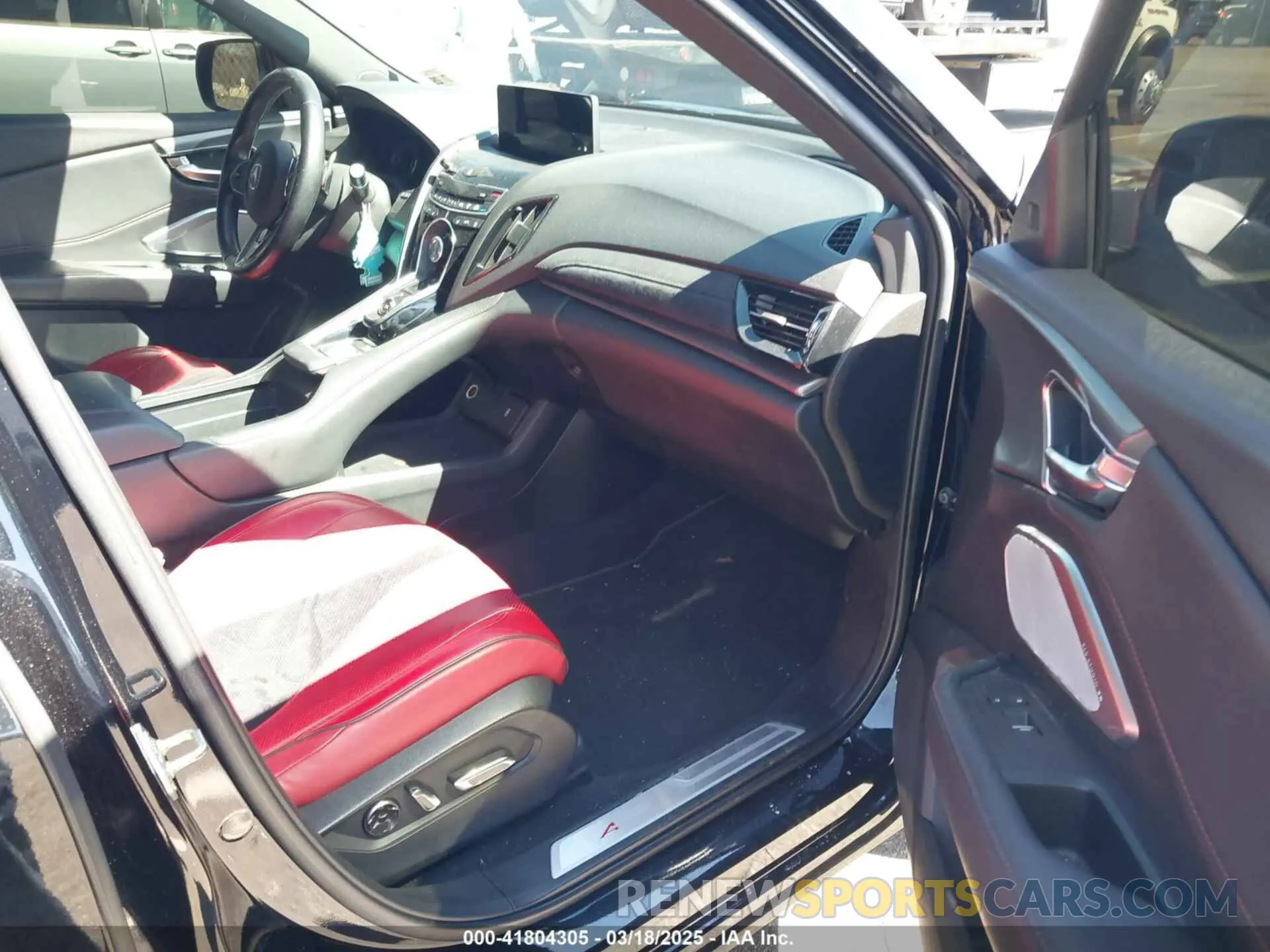 5 Photograph of a damaged car 5J8TC2H6XLL036114 ACURA RDX 2020