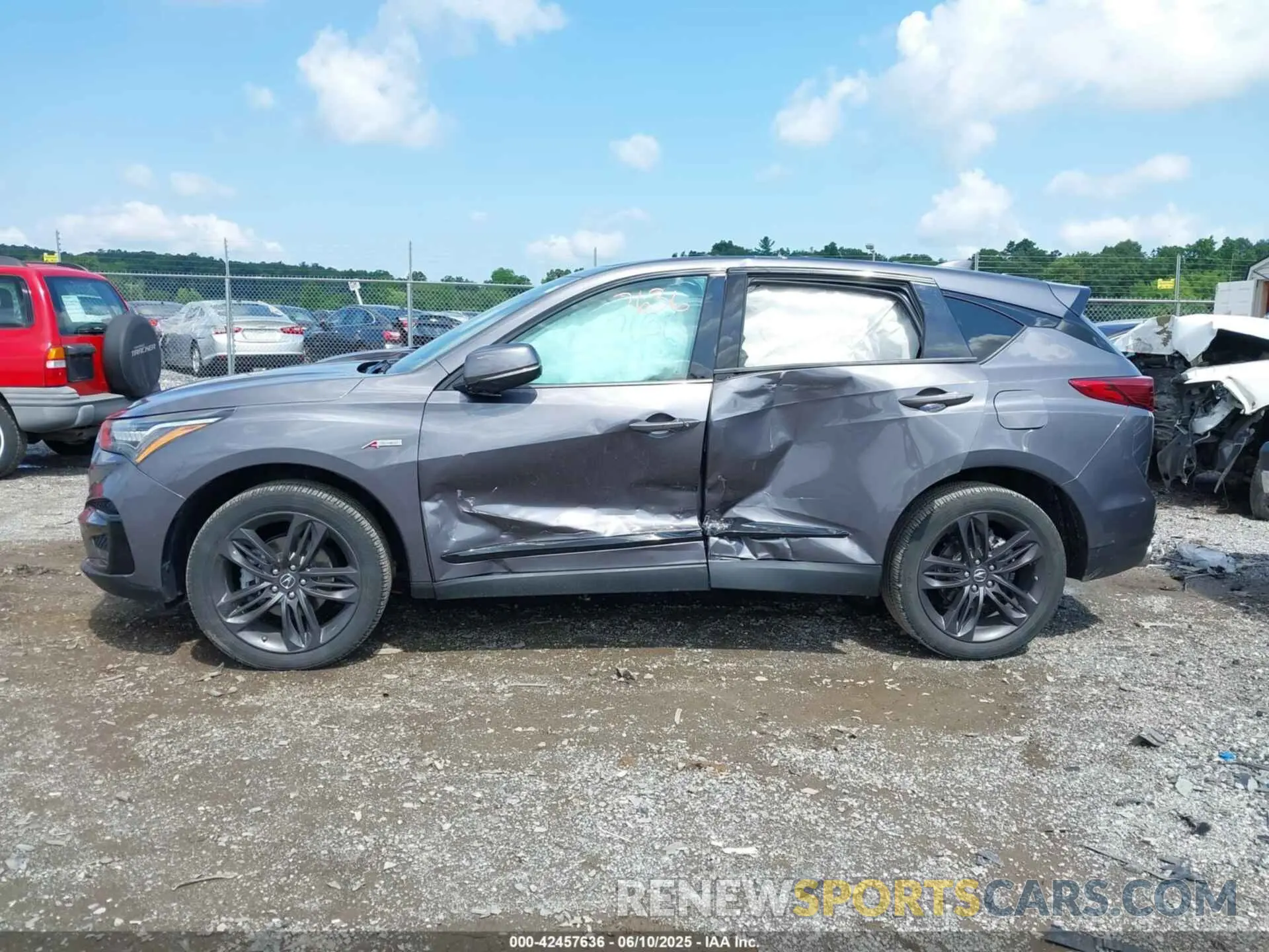 14 Photograph of a damaged car 5J8TC2H6XLL040065 ACURA RDX 2020