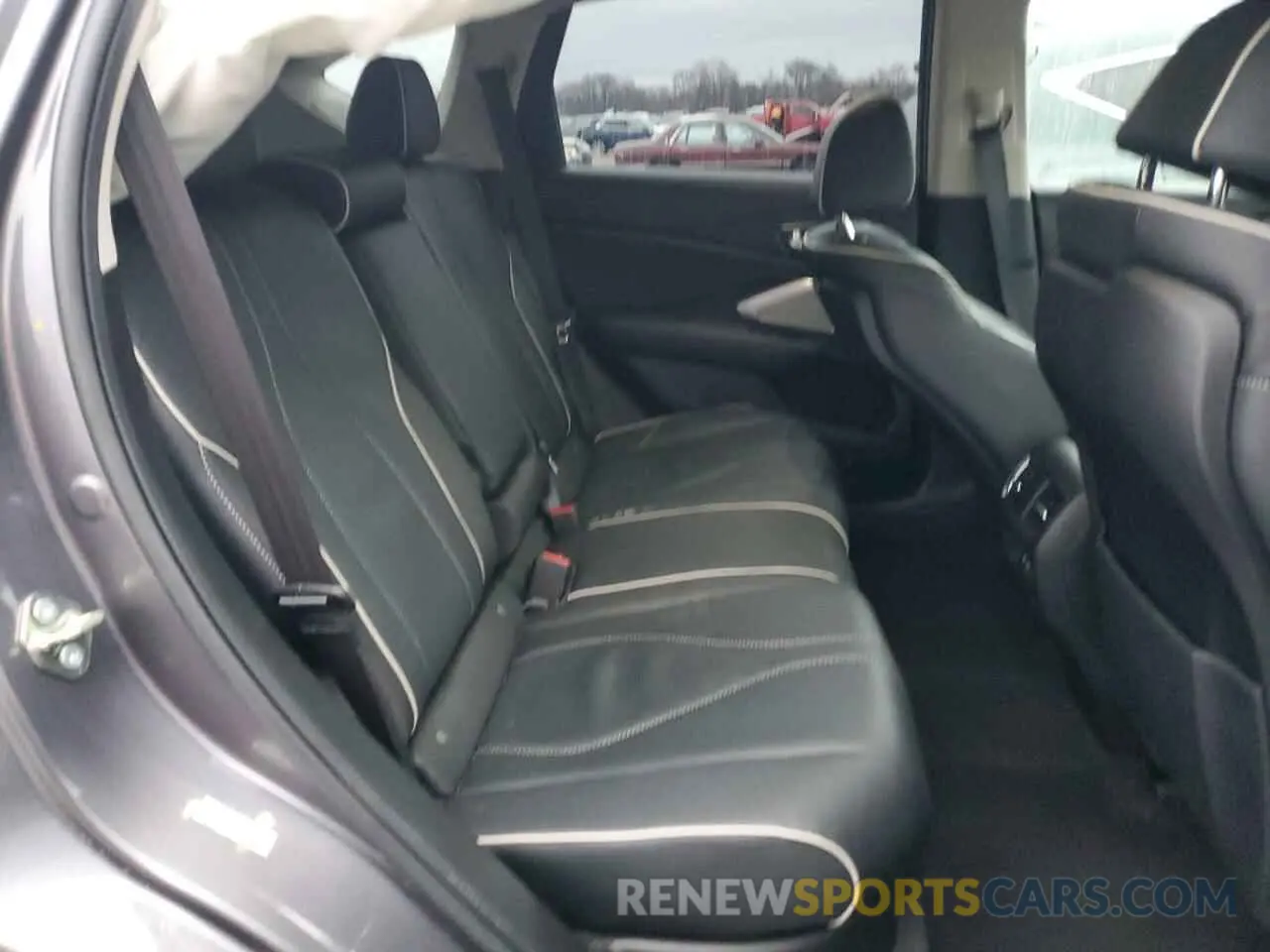 11 Photograph of a damaged car 5J8TC2H72LL022037 ACURA RDX 2020