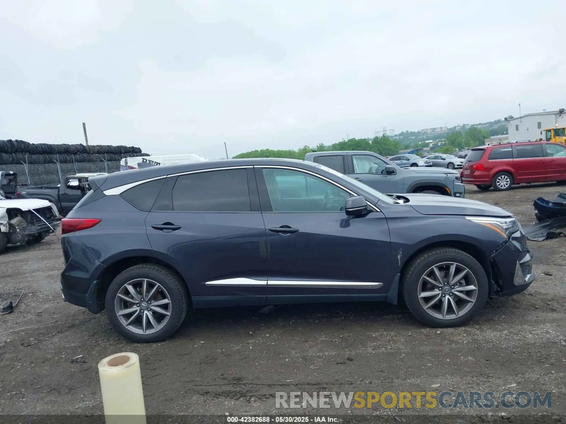14 Photograph of a damaged car 5J8TC2H73LL809899 ACURA RDX 2020
