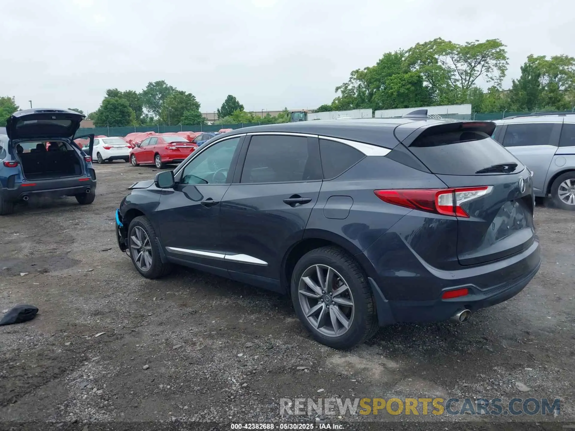 3 Photograph of a damaged car 5J8TC2H73LL809899 ACURA RDX 2020