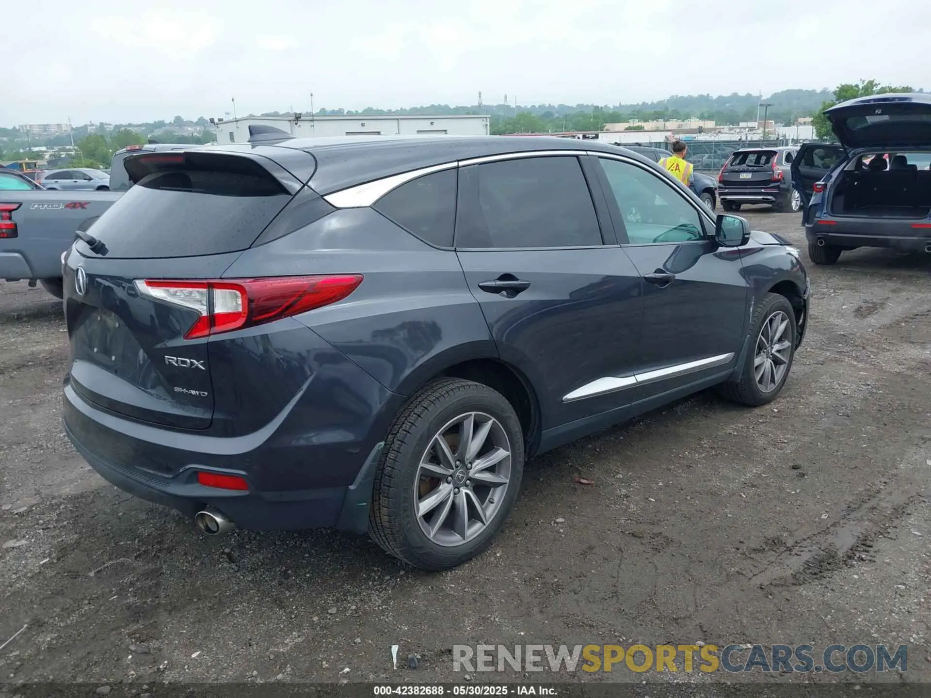 4 Photograph of a damaged car 5J8TC2H73LL809899 ACURA RDX 2020