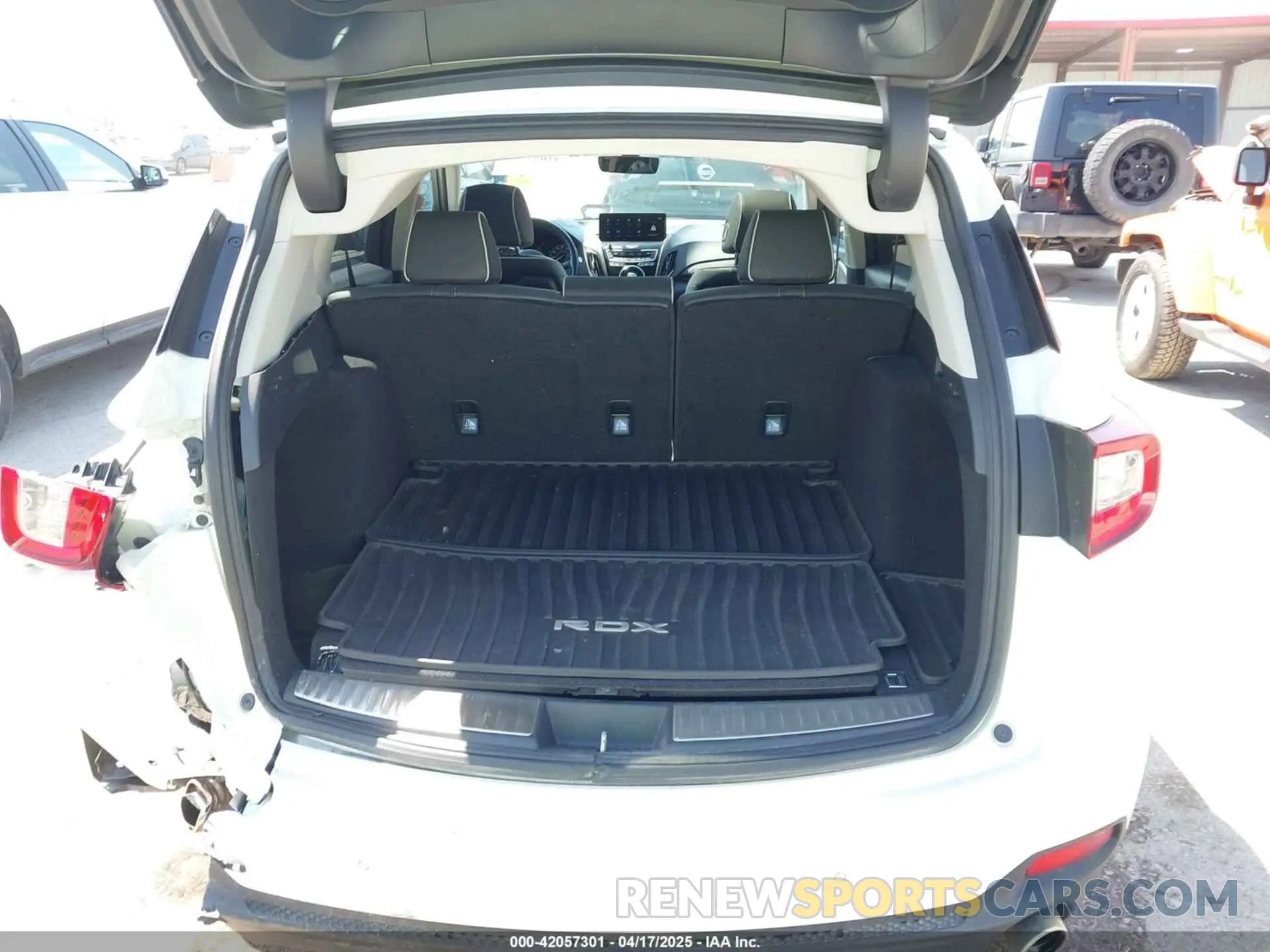 17 Photograph of a damaged car 5J8TC2H77LL022972 ACURA RDX 2020