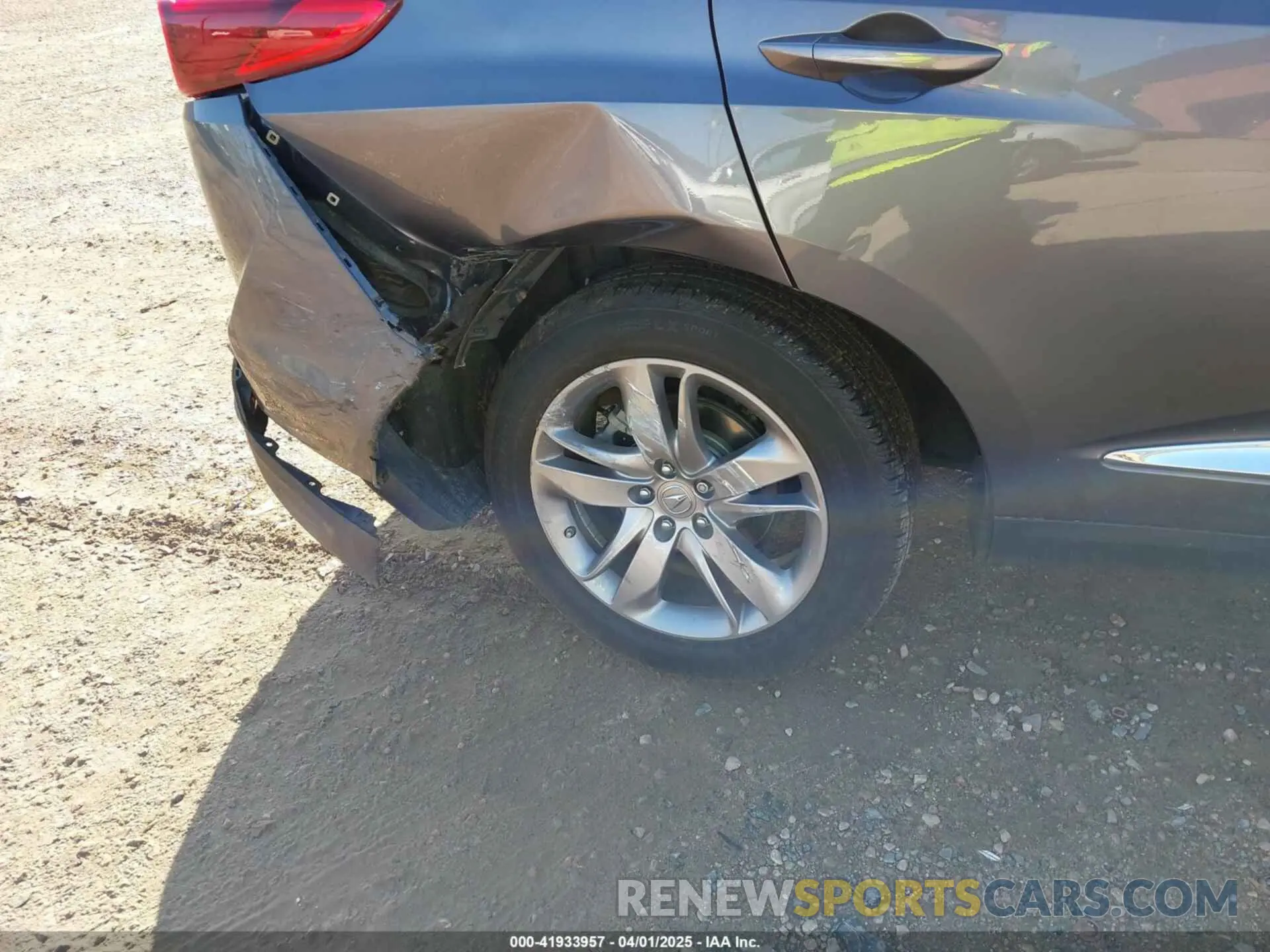 6 Photograph of a damaged car 5J8TC2H79LL029132 ACURA RDX 2020