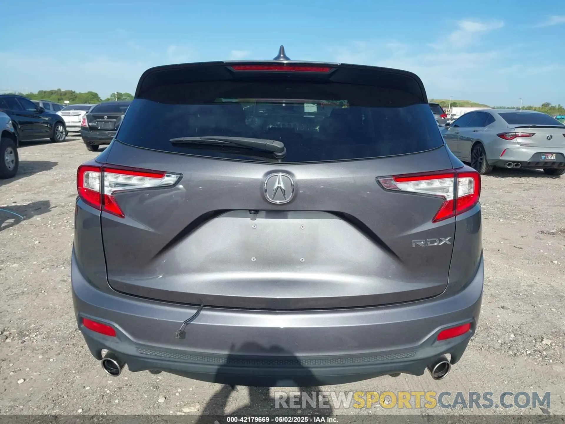 17 Photograph of a damaged car 5J8TC1H32ML001584 ACURA RDX 2021