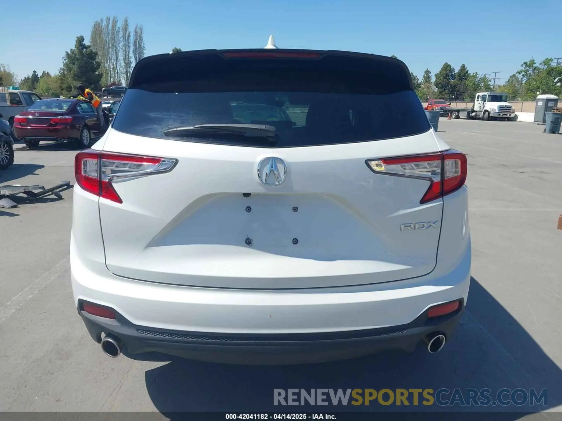 15 Photograph of a damaged car 5J8TC1H33ML008110 ACURA RDX 2021