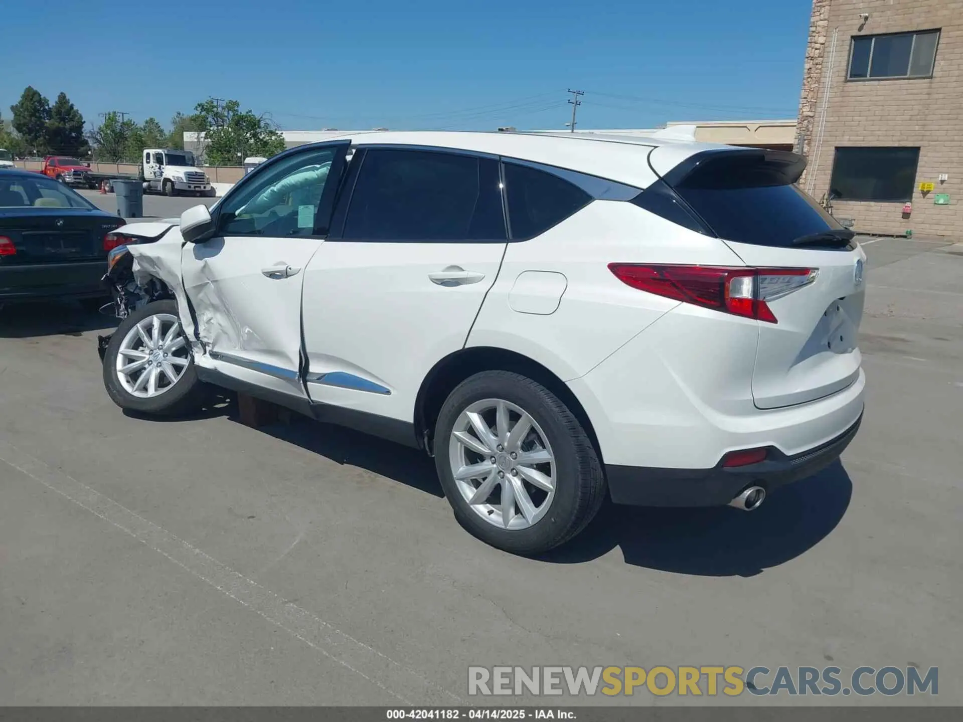 3 Photograph of a damaged car 5J8TC1H33ML008110 ACURA RDX 2021