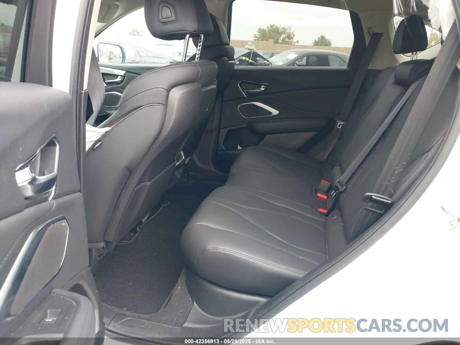 8 Photograph of a damaged car 5J8TC1H37ML003752 ACURA RDX 2021