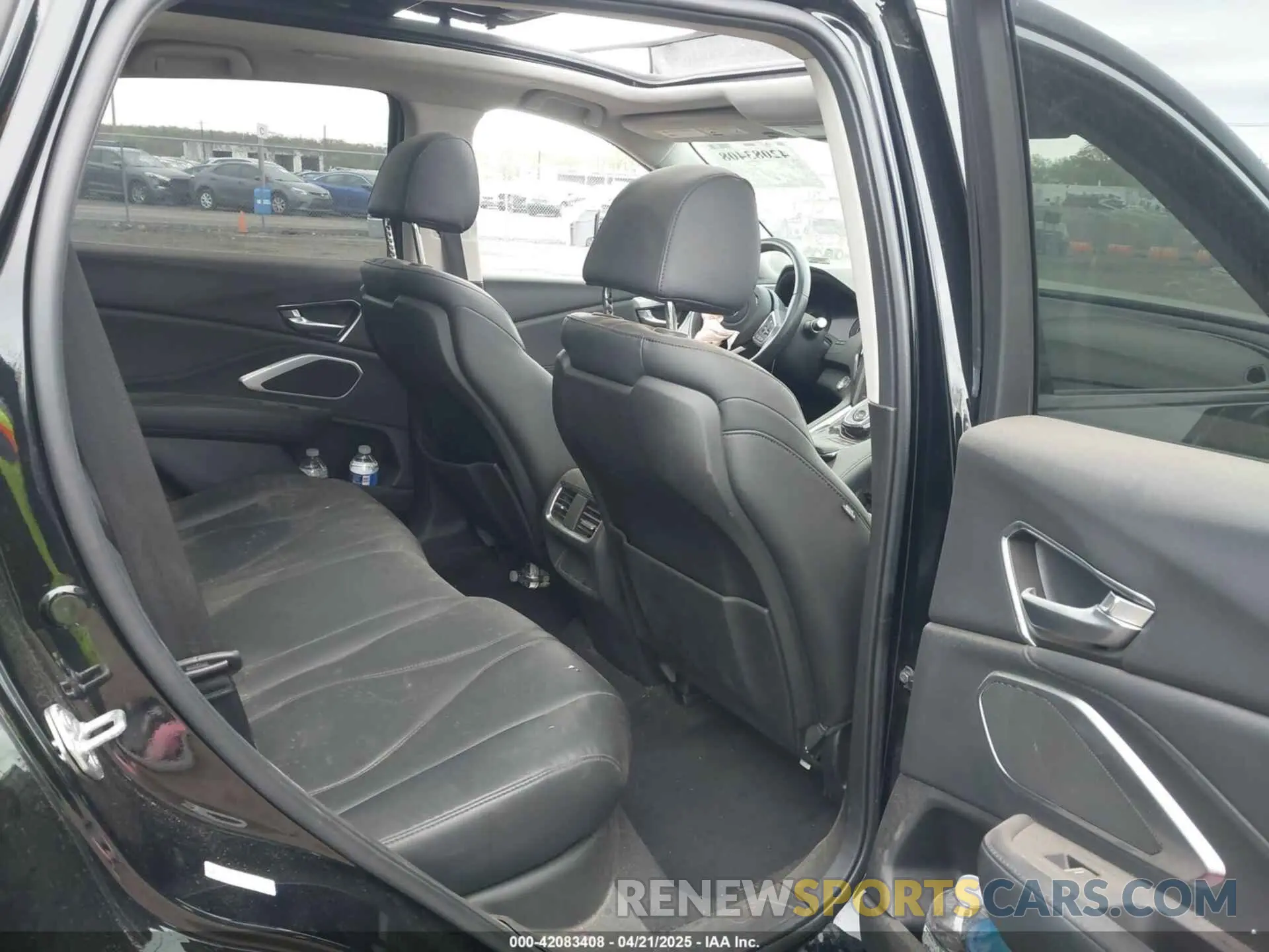 8 Photograph of a damaged car 5J8TC1H37ML006506 ACURA RDX 2021