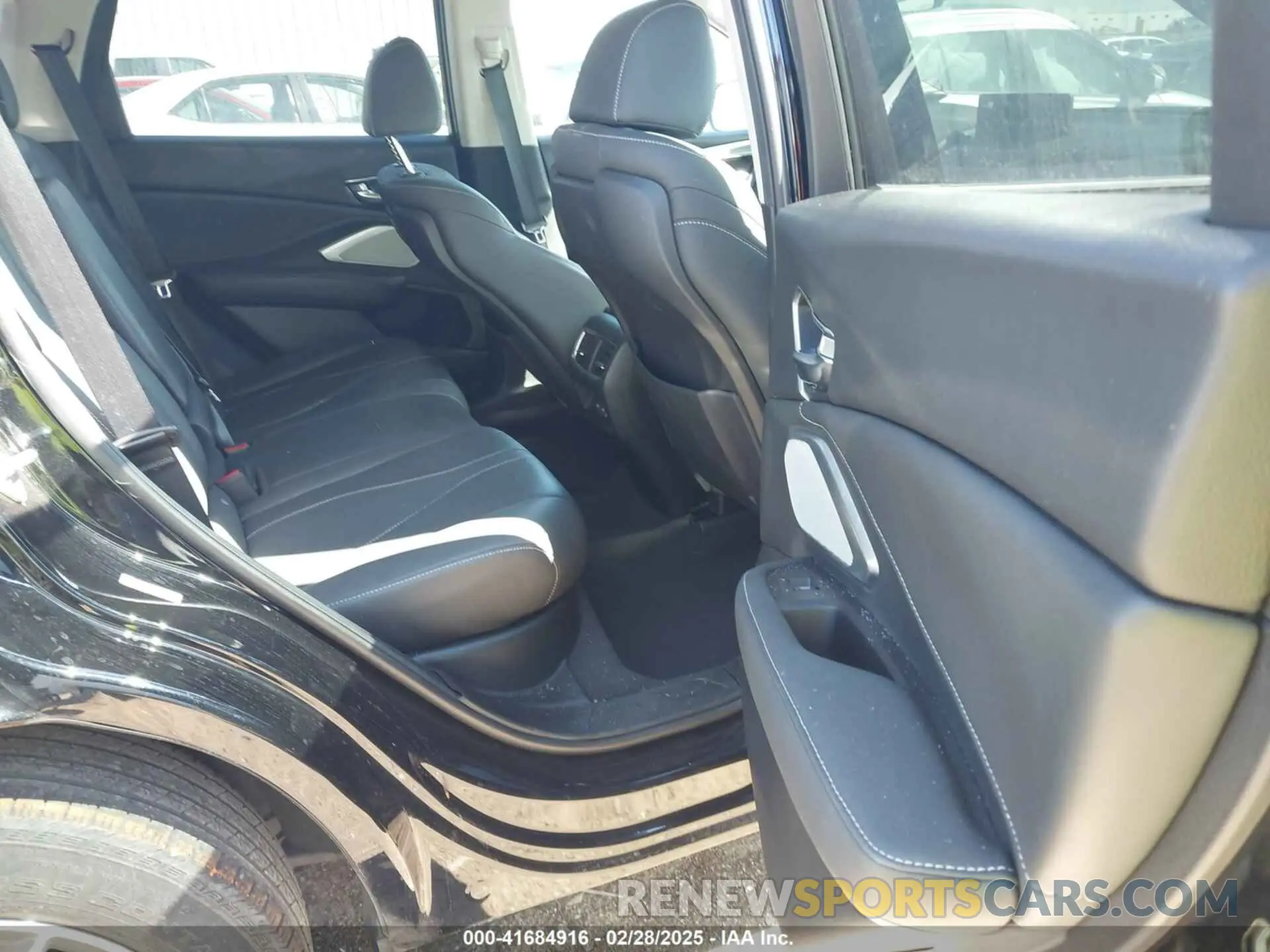 8 Photograph of a damaged car 5J8TC1H50ML014819 ACURA RDX 2021
