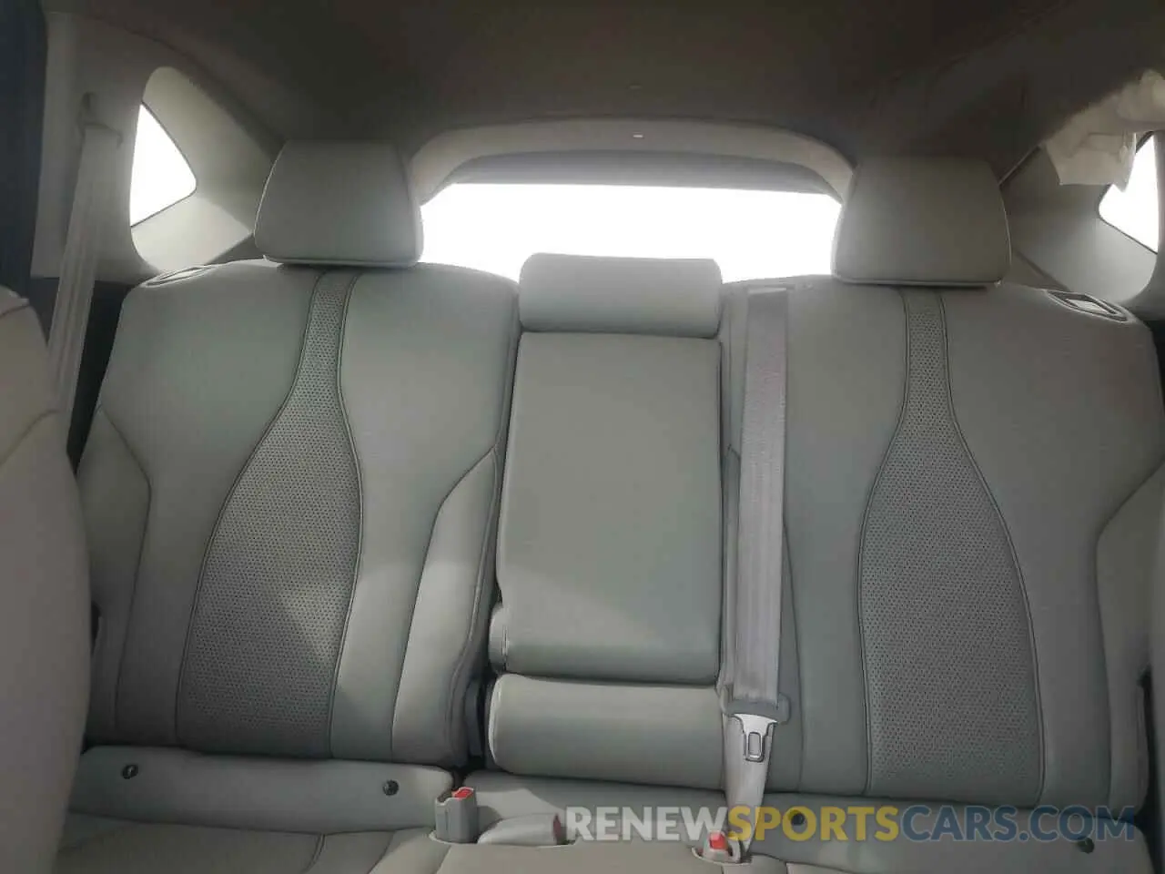 10 Photograph of a damaged car 5J8TC1H54ML016380 ACURA RDX 2021