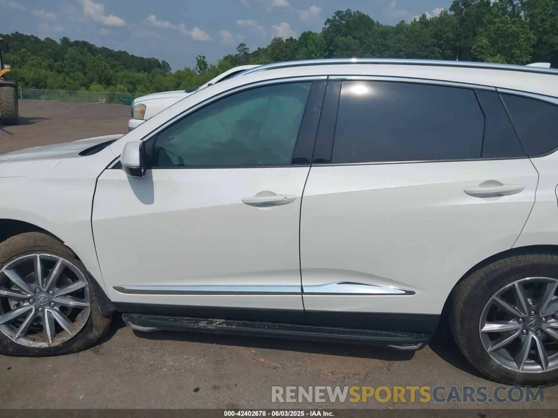 14 Photograph of a damaged car 5J8TC1H58ML009948 ACURA RDX 2021