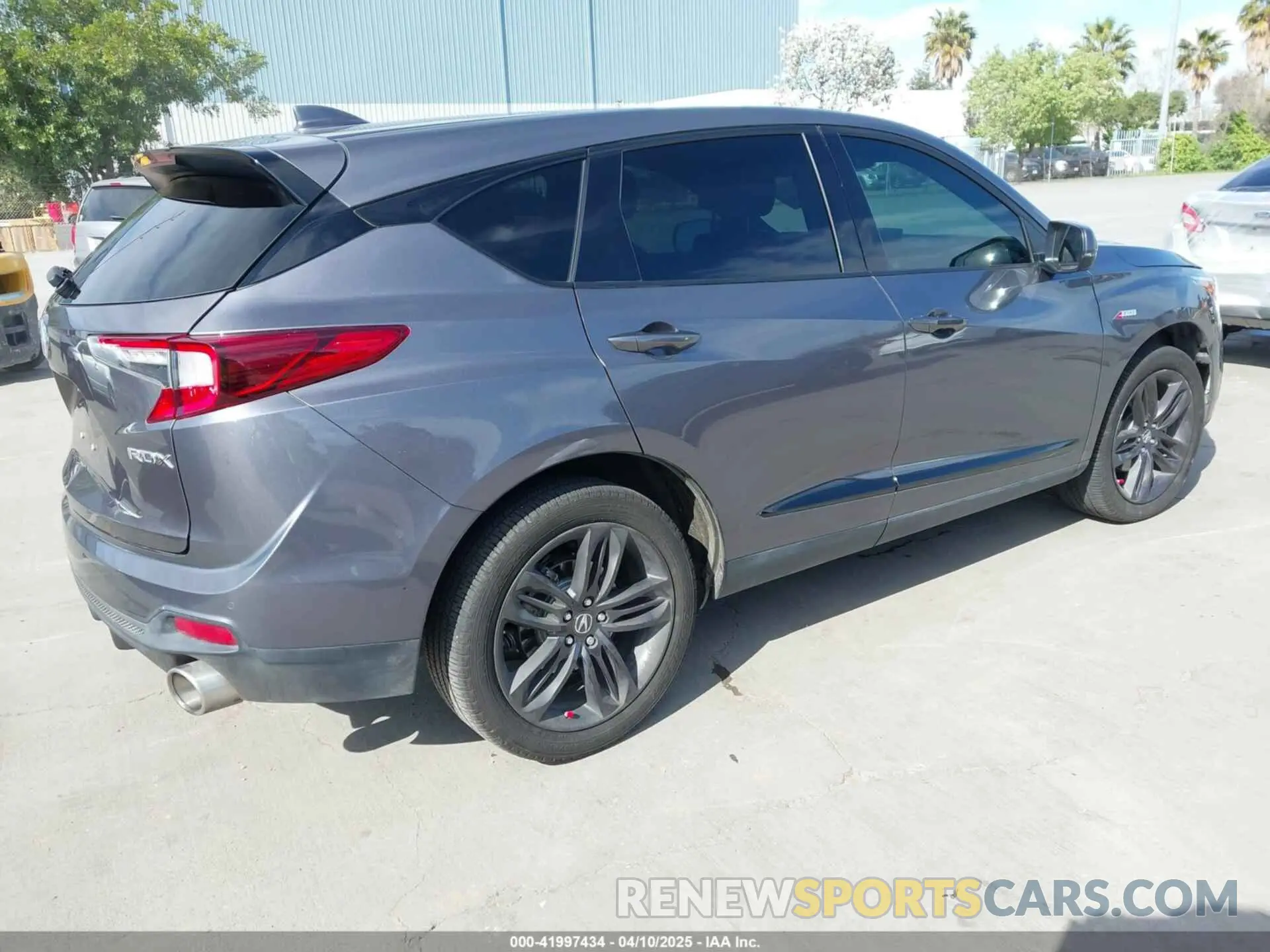 4 Photograph of a damaged car 5J8TC1H6XML018787 ACURA RDX 2021