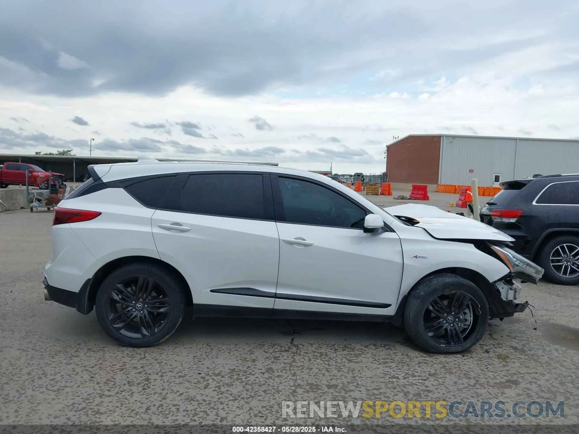 14 Photograph of a damaged car 5J8TC1H6XML023228 ACURA RDX 2021