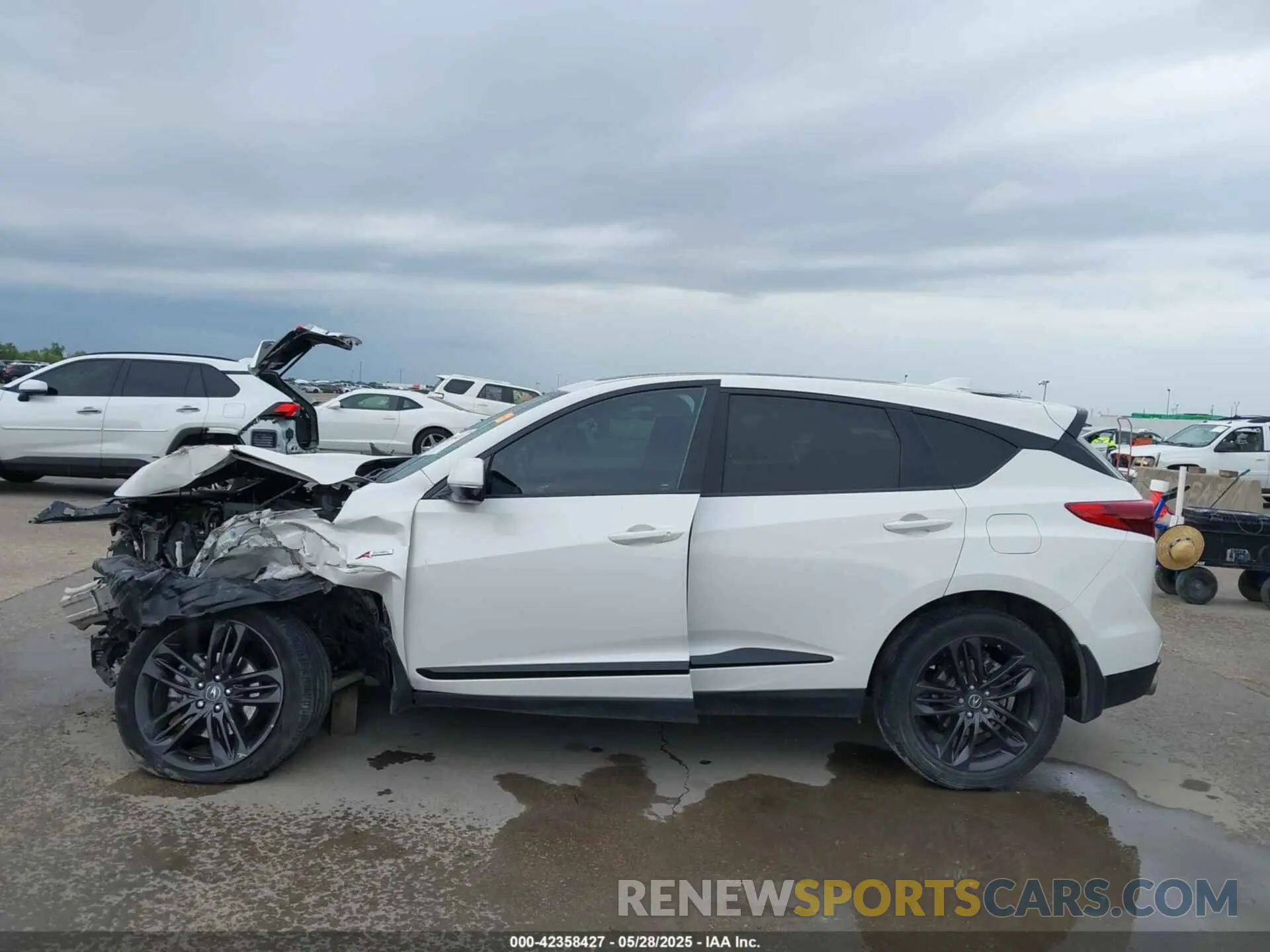 15 Photograph of a damaged car 5J8TC1H6XML023228 ACURA RDX 2021