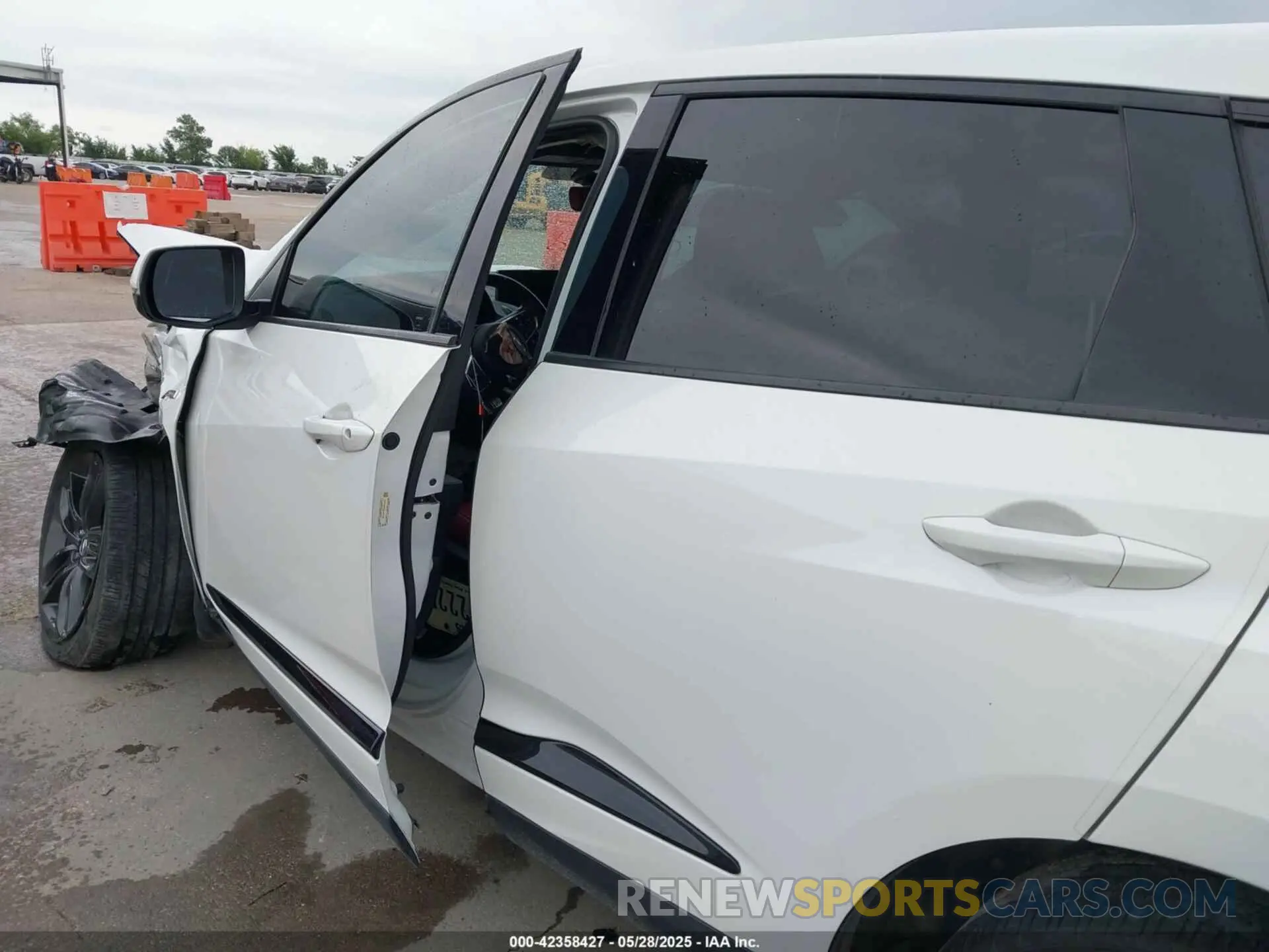 19 Photograph of a damaged car 5J8TC1H6XML023228 ACURA RDX 2021
