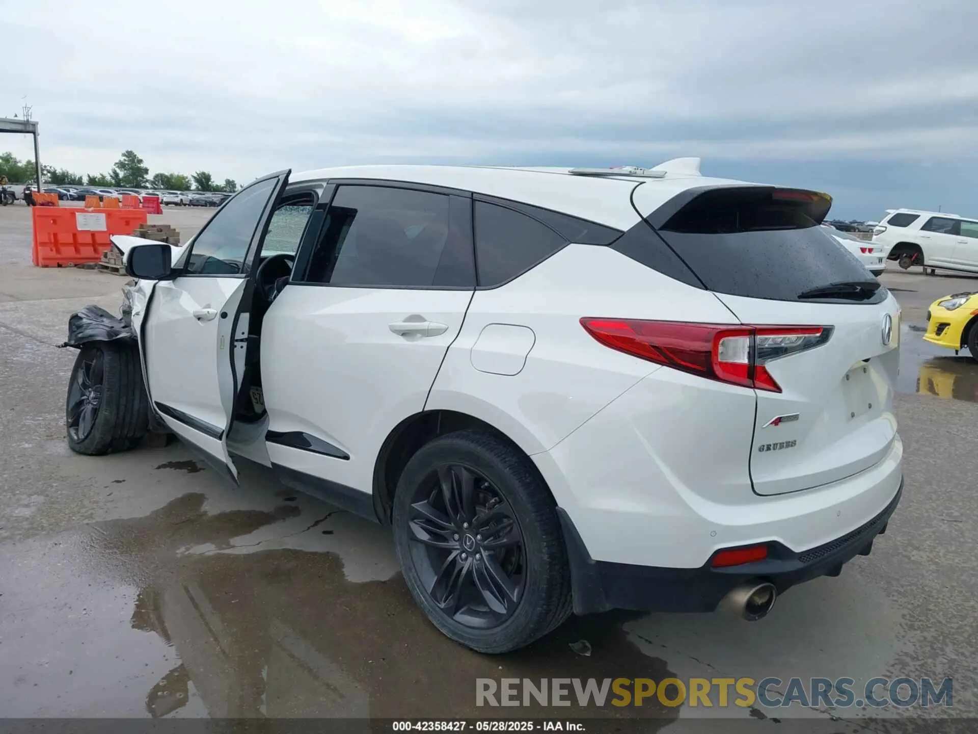 3 Photograph of a damaged car 5J8TC1H6XML023228 ACURA RDX 2021