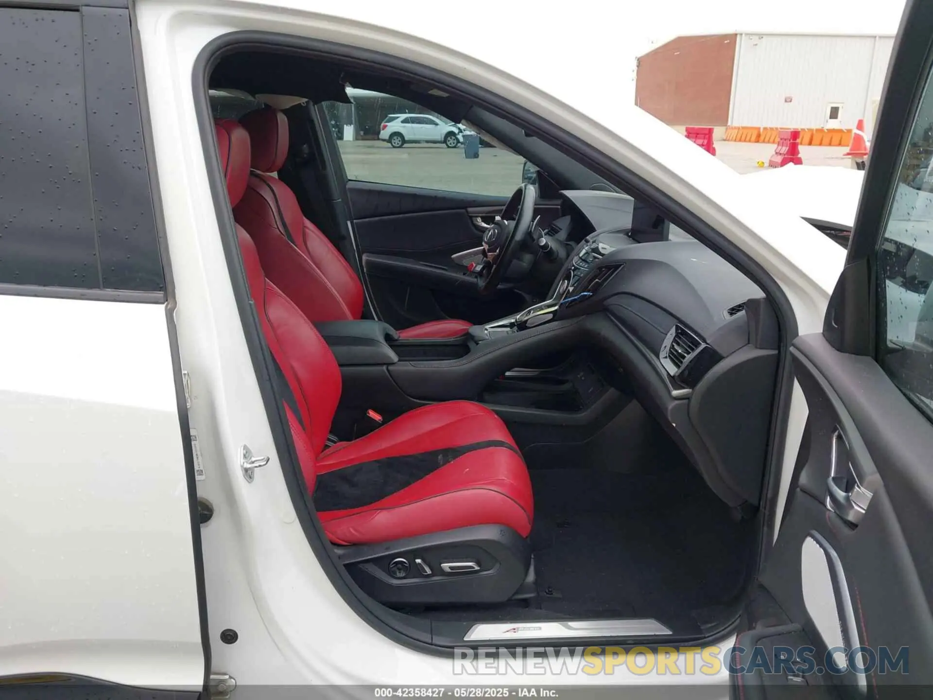 5 Photograph of a damaged car 5J8TC1H6XML023228 ACURA RDX 2021