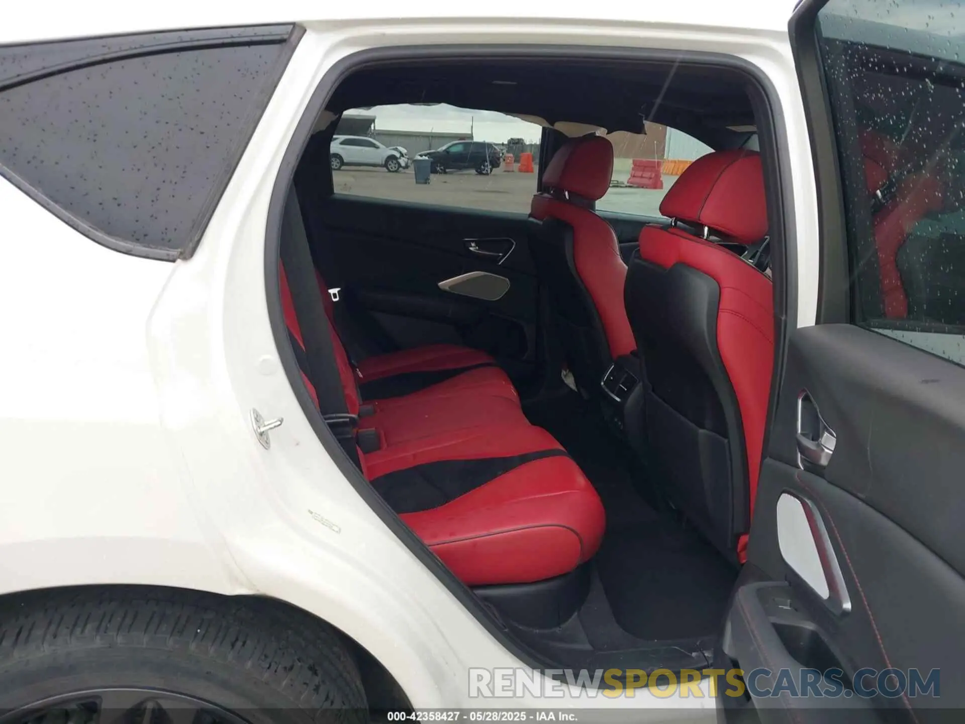 8 Photograph of a damaged car 5J8TC1H6XML023228 ACURA RDX 2021