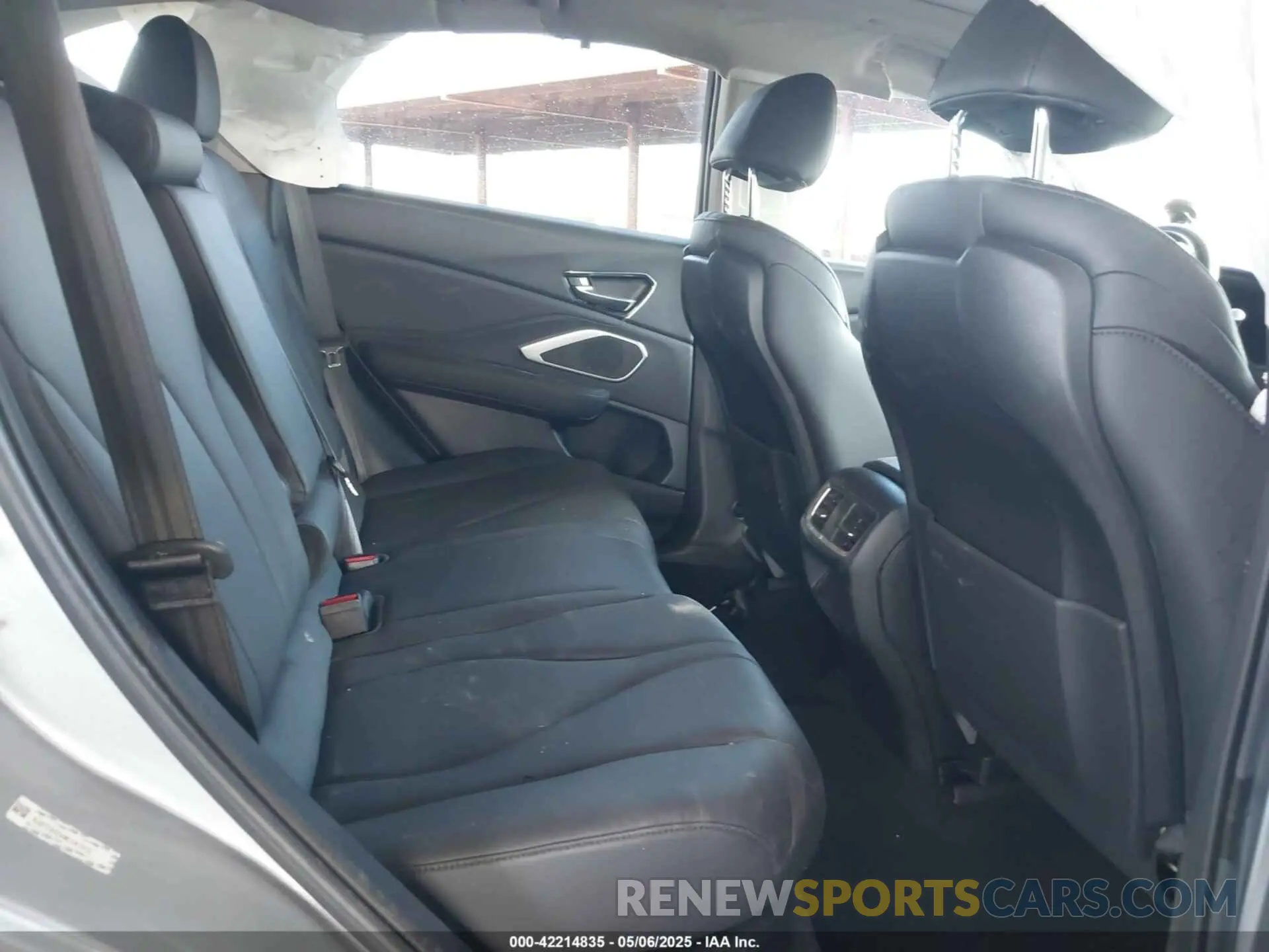8 Photograph of a damaged car 5J8TC2H34ML047472 ACURA RDX 2021