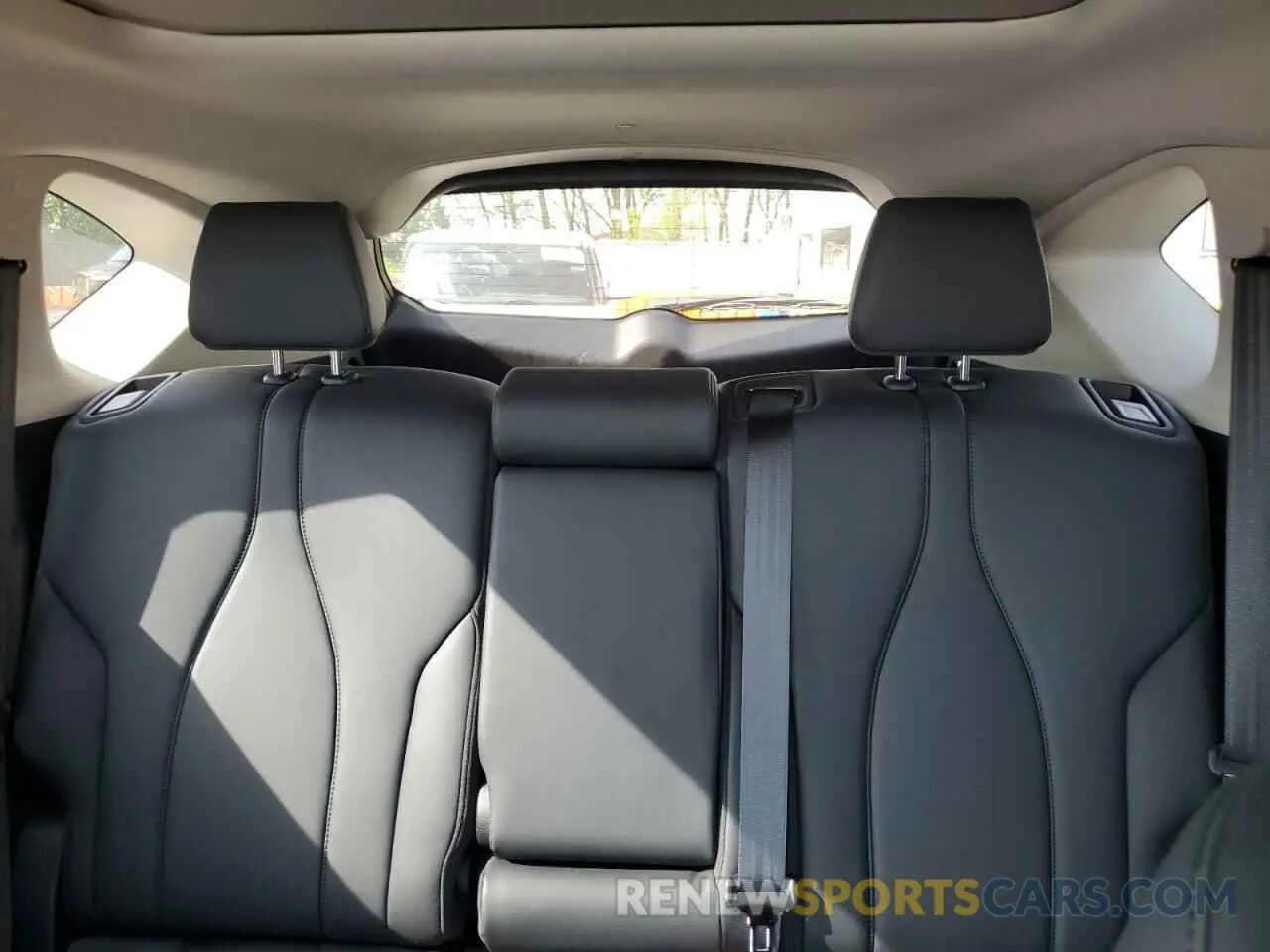 10 Photograph of a damaged car 5J8TC2H3XML016629 ACURA RDX 2021