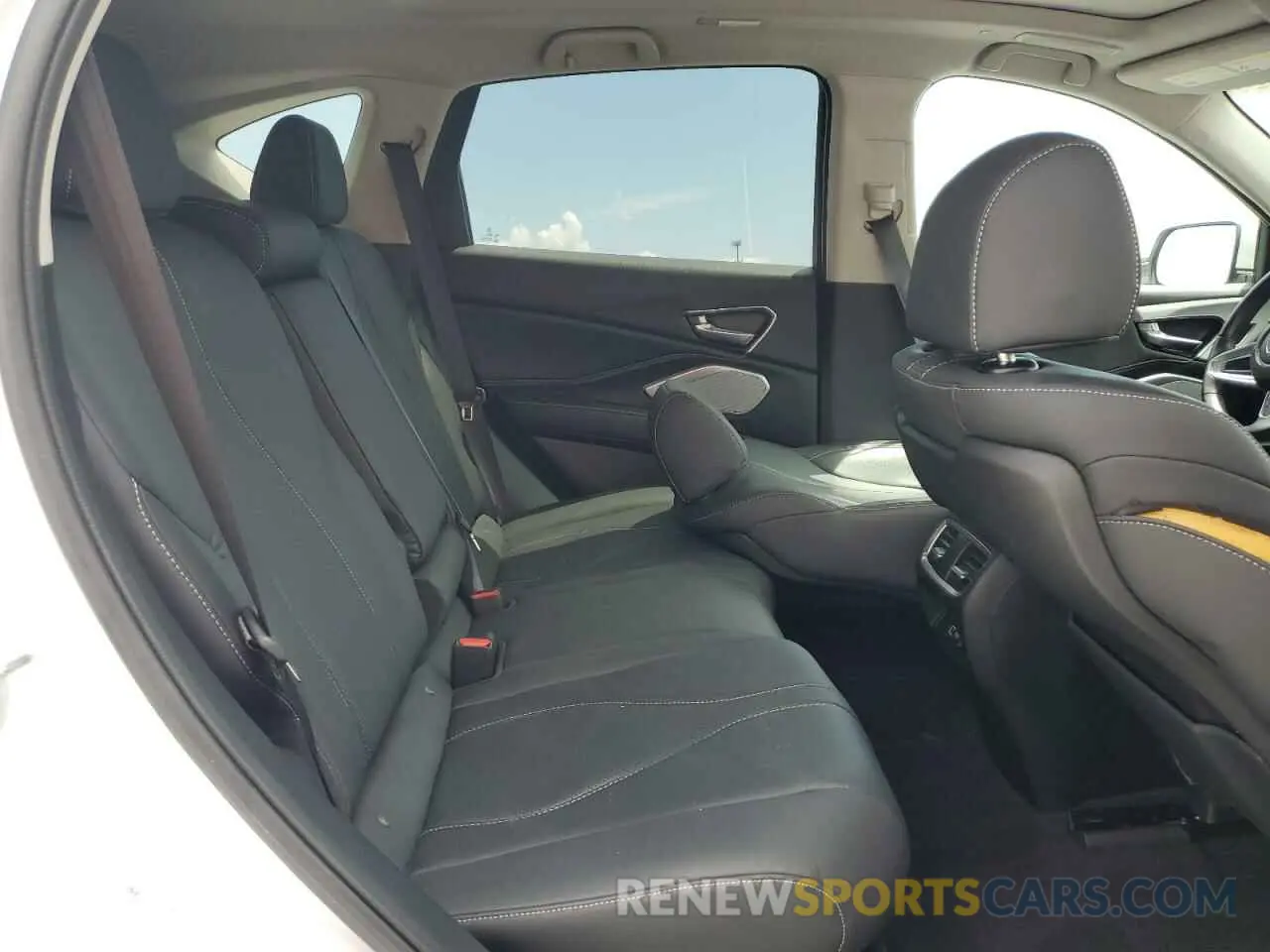 11 Photograph of a damaged car 5J8TC2H55ML025126 ACURA RDX 2021