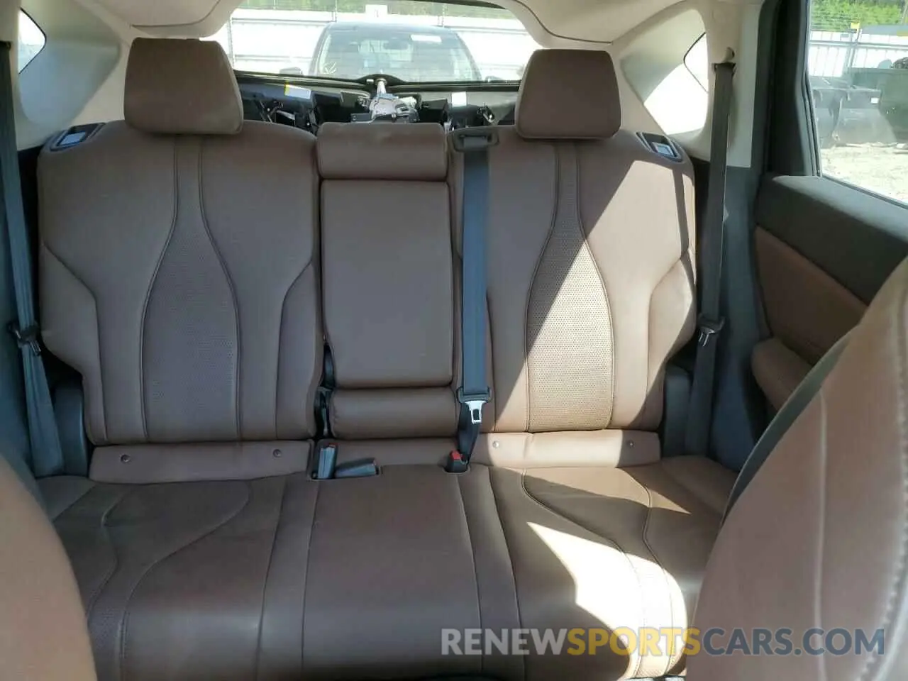 10 Photograph of a damaged car 5J8TC2H59ML009737 ACURA RDX 2021