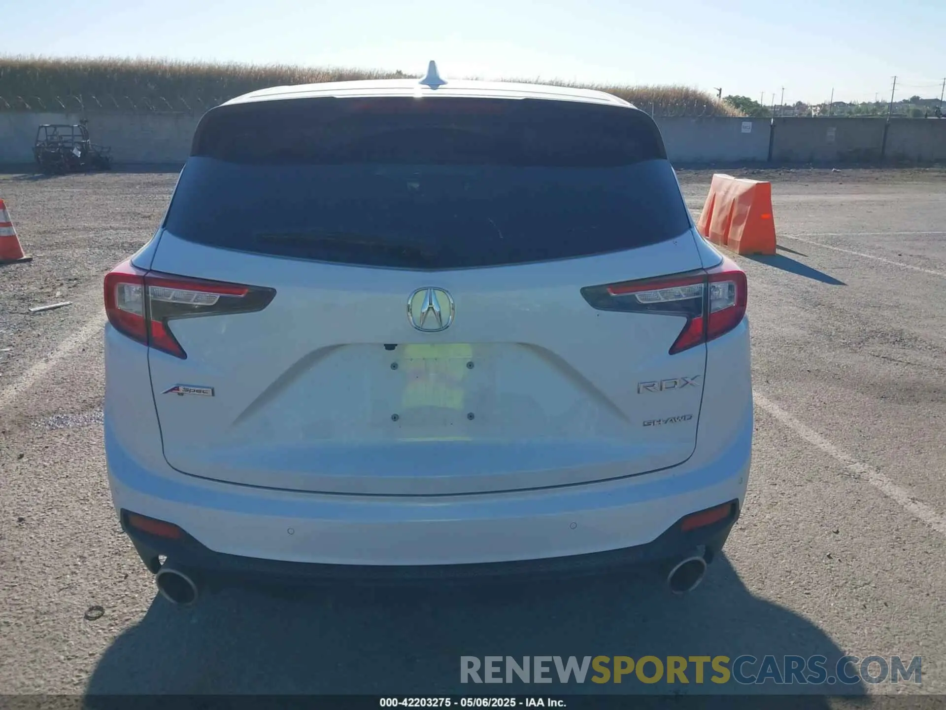 16 Photograph of a damaged car 5J8TC2H64ML042895 ACURA RDX 2021