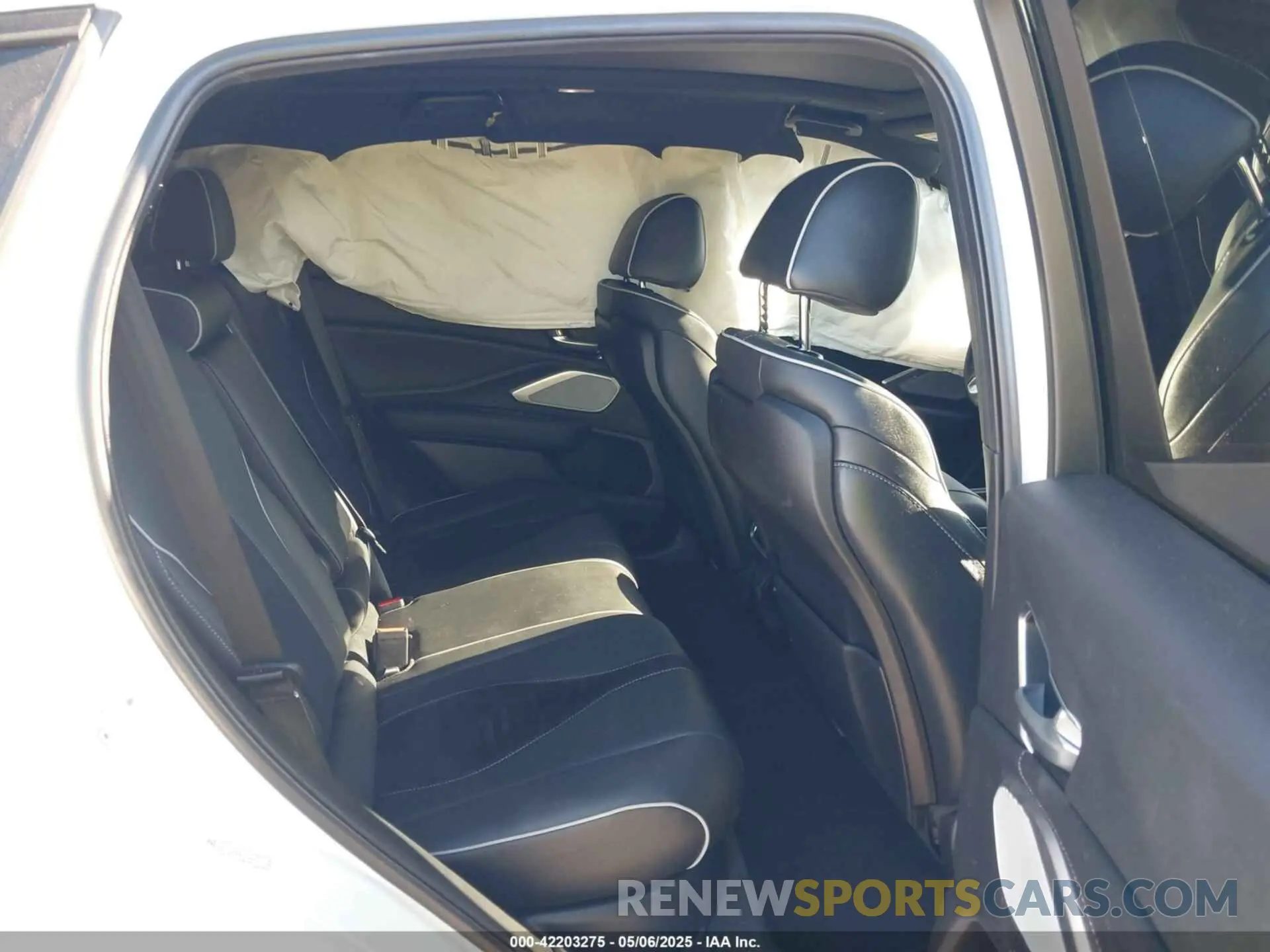 8 Photograph of a damaged car 5J8TC2H64ML042895 ACURA RDX 2021
