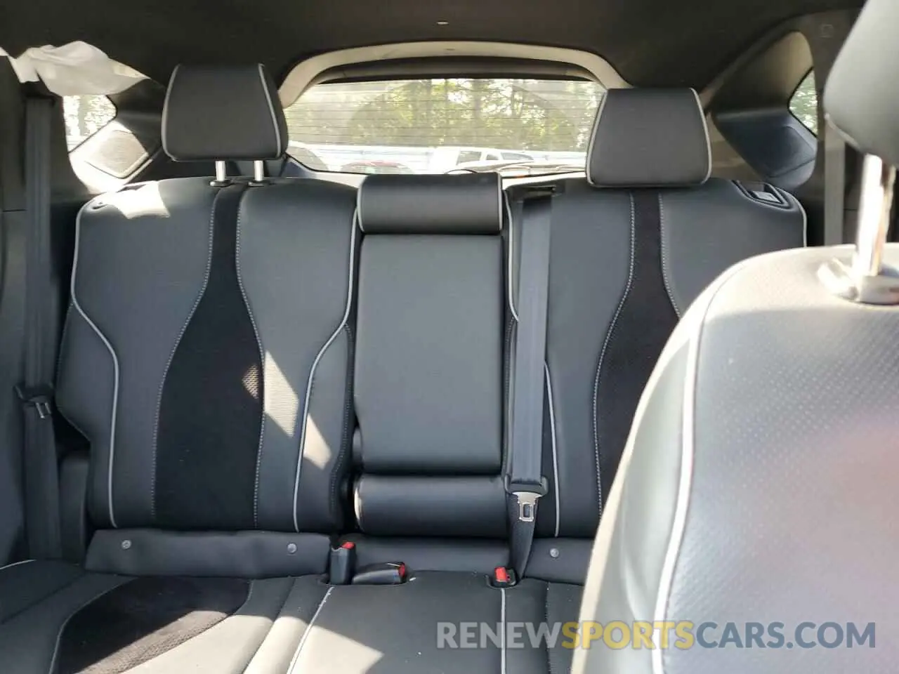 10 Photograph of a damaged car 5J8TC2H65ML802512 ACURA RDX 2021