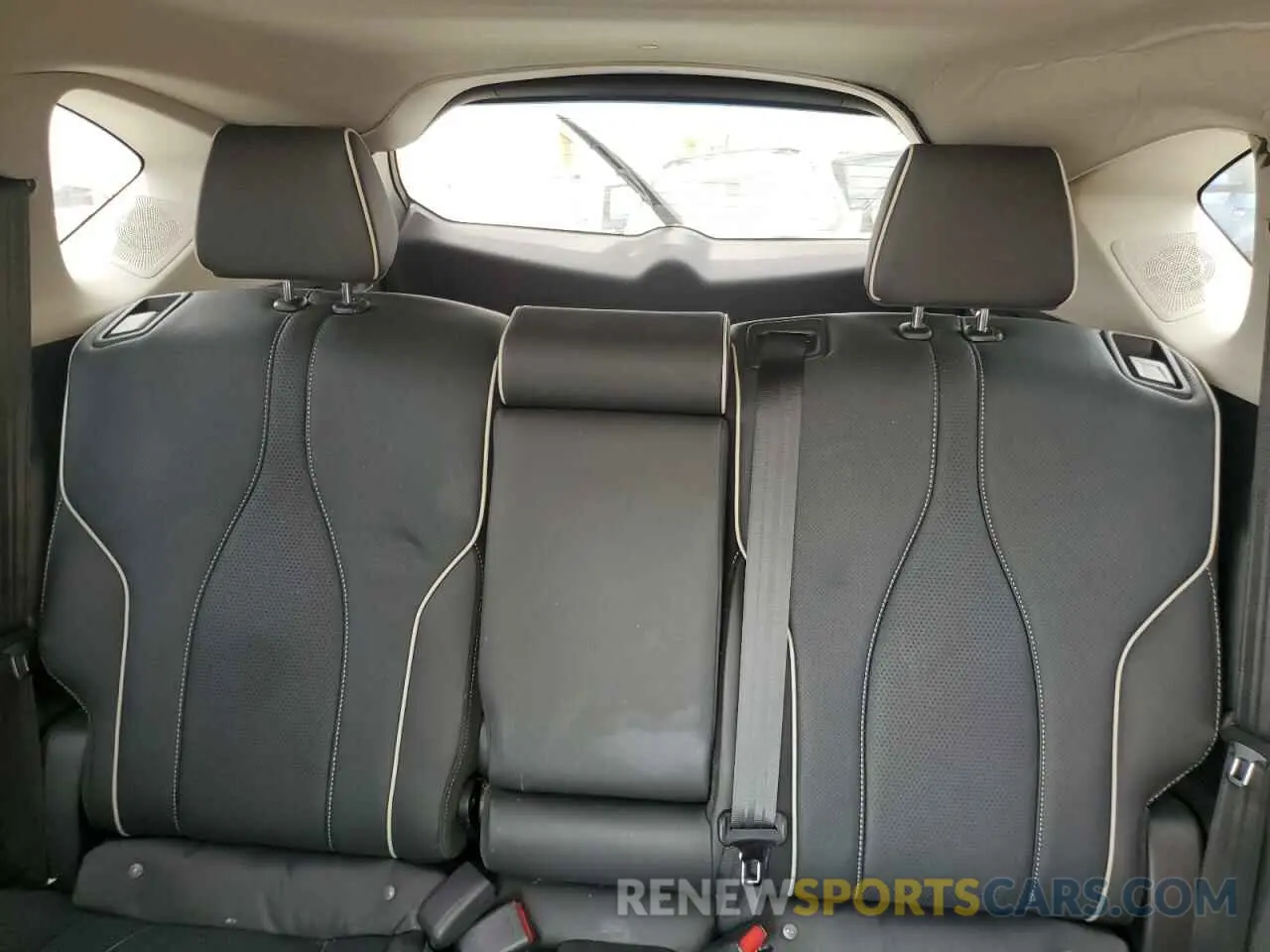 10 Photograph of a damaged car 5J8TC2H77ML028210 ACURA RDX 2021