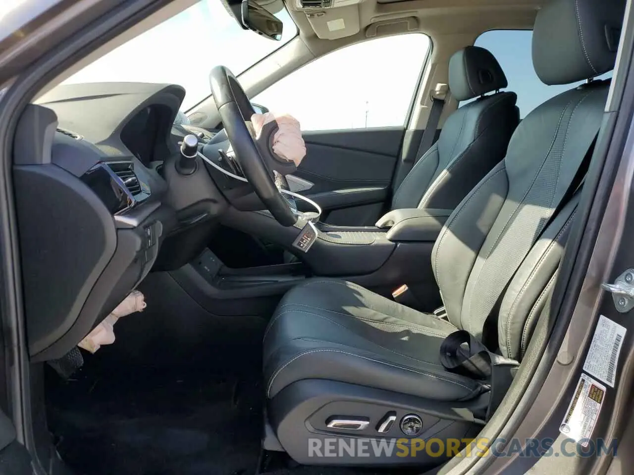 7 Photograph of a damaged car 5J8TC1H55NL002375 ACURA RDX 2022