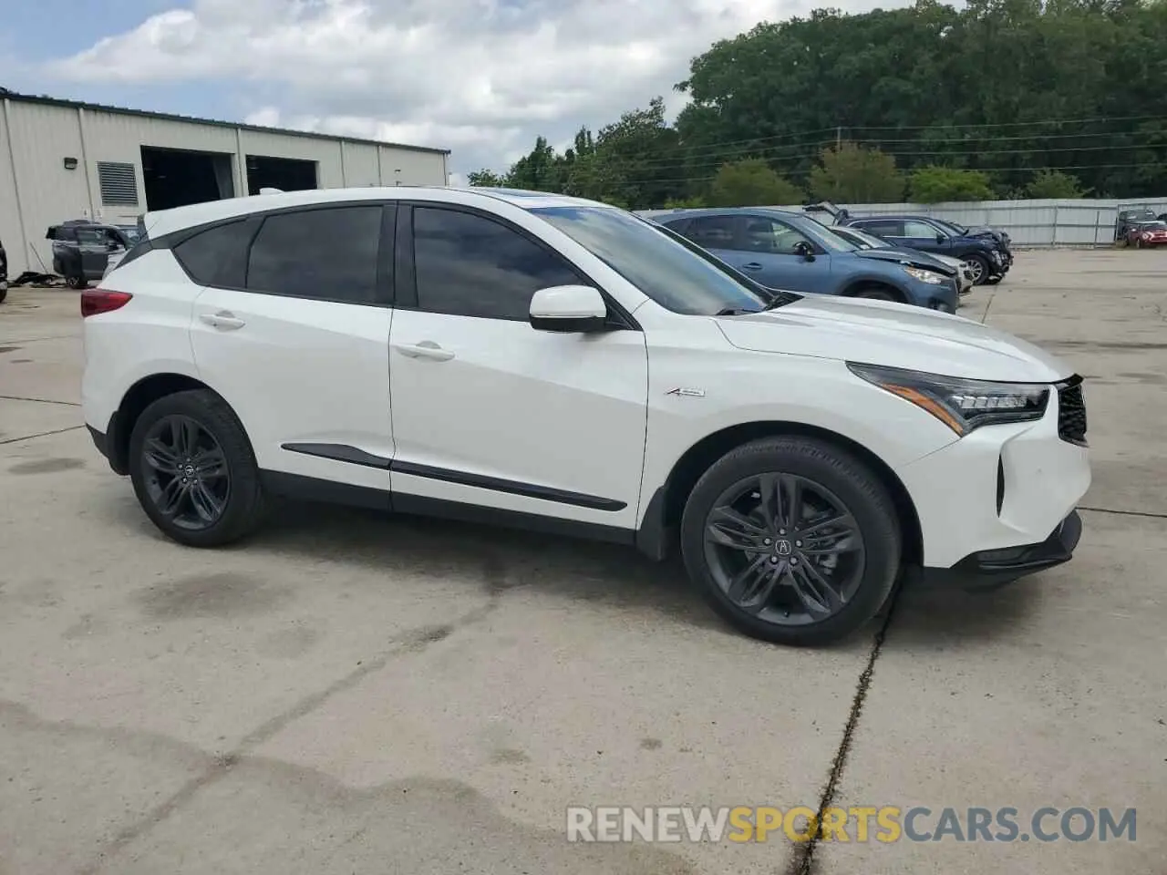 4 Photograph of a damaged car 5J8TC1H60NL004303 ACURA RDX 2022