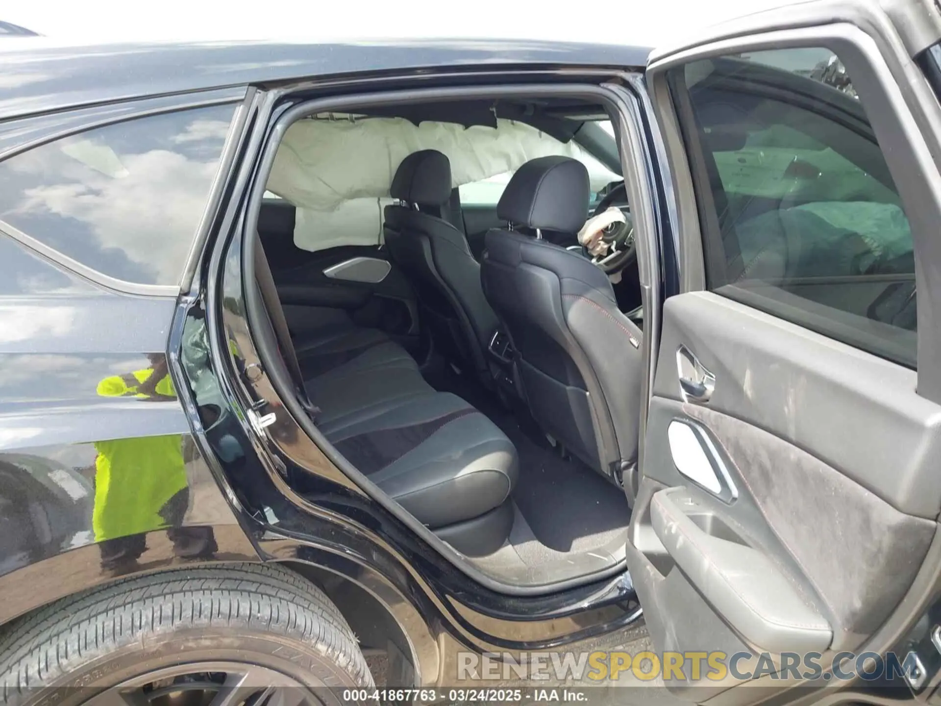 8 Photograph of a damaged car 5J8TC1H67NL003911 ACURA RDX 2022