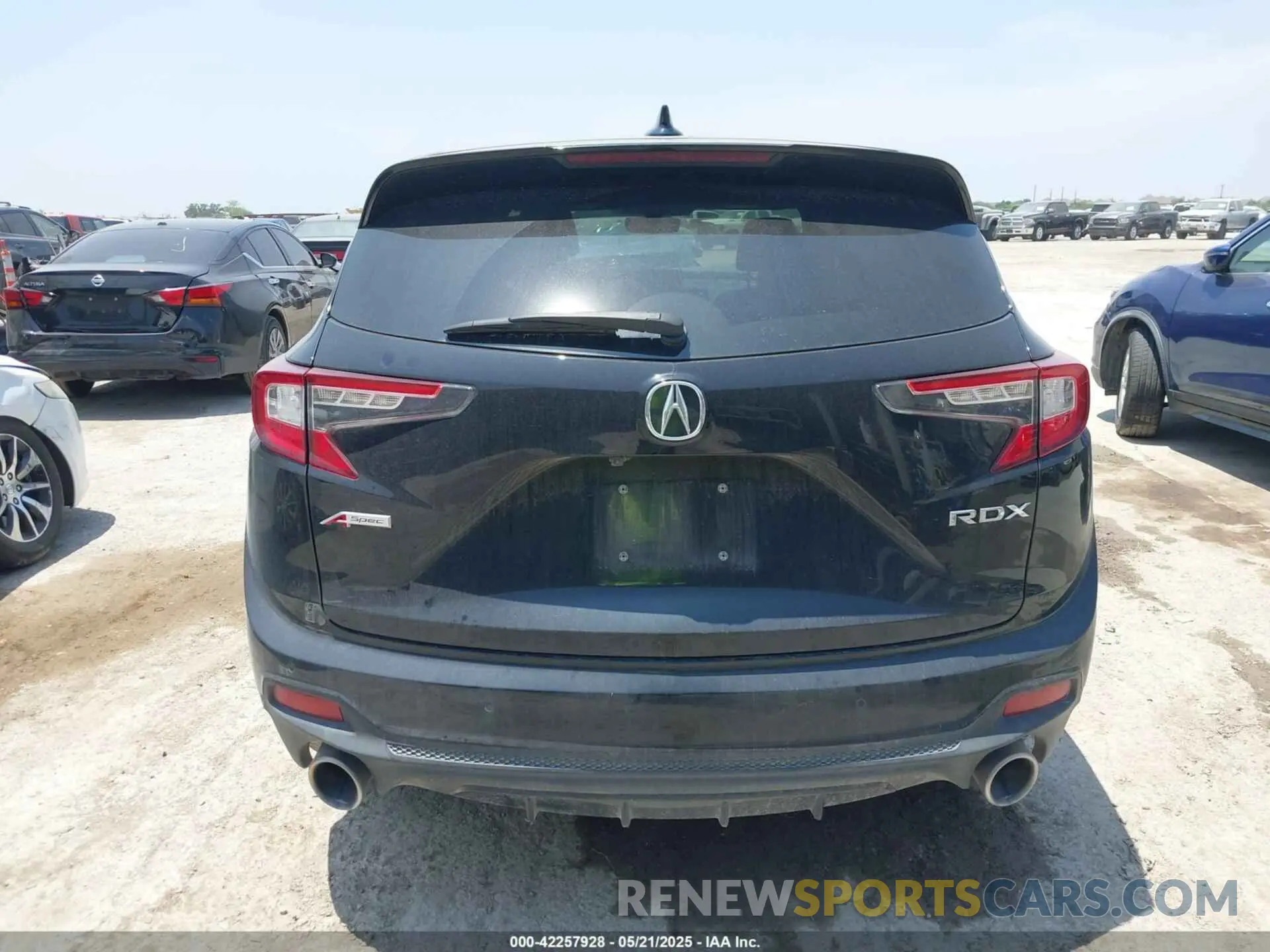 17 Photograph of a damaged car 5J8TC1H6XNL006589 ACURA RDX 2022