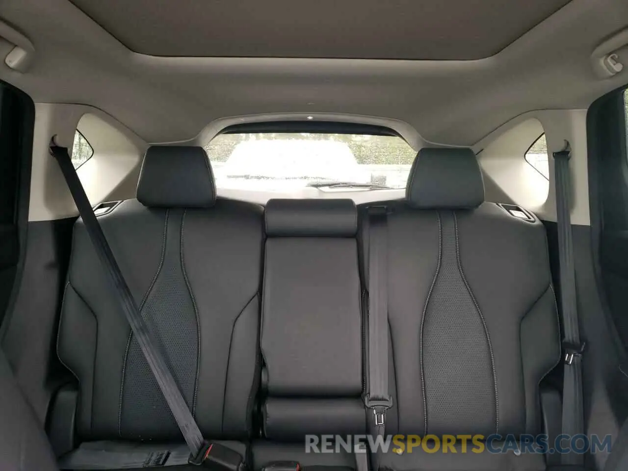 10 Photograph of a damaged car 5J8TC2H50NL017632 ACURA RDX 2022
