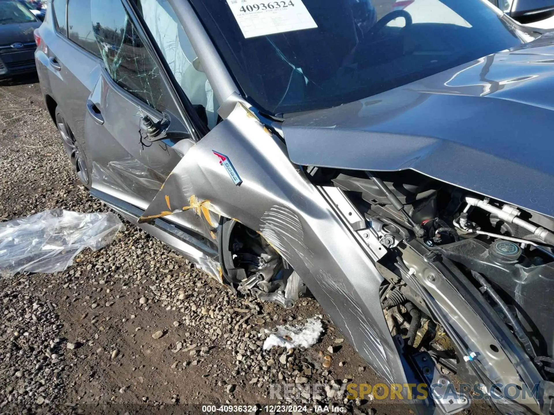 19 Photograph of a damaged car 5J8TC2H65NL008336 ACURA RDX 2022